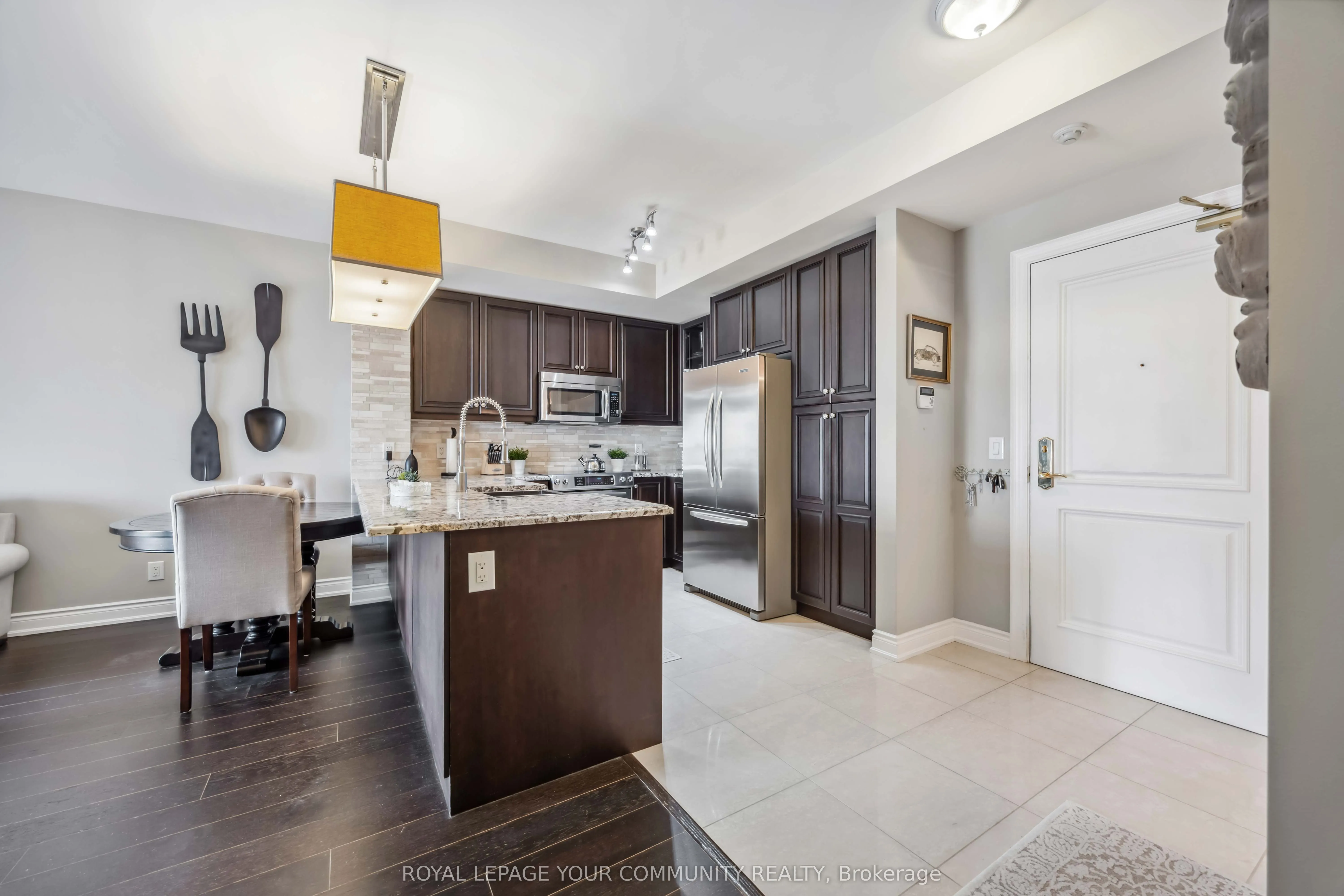 9245 Jane Street, #1209