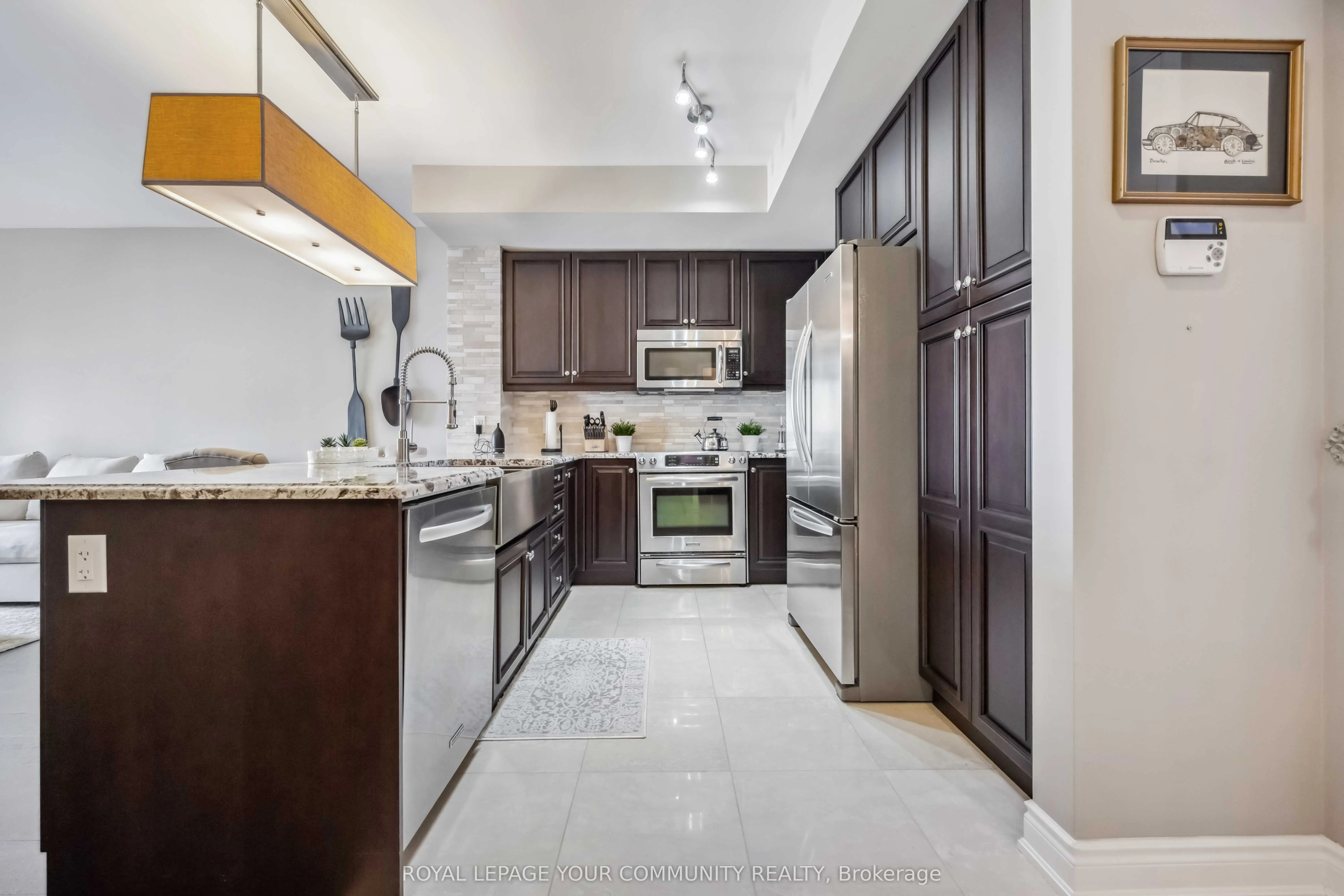 9245 Jane Street, #1209