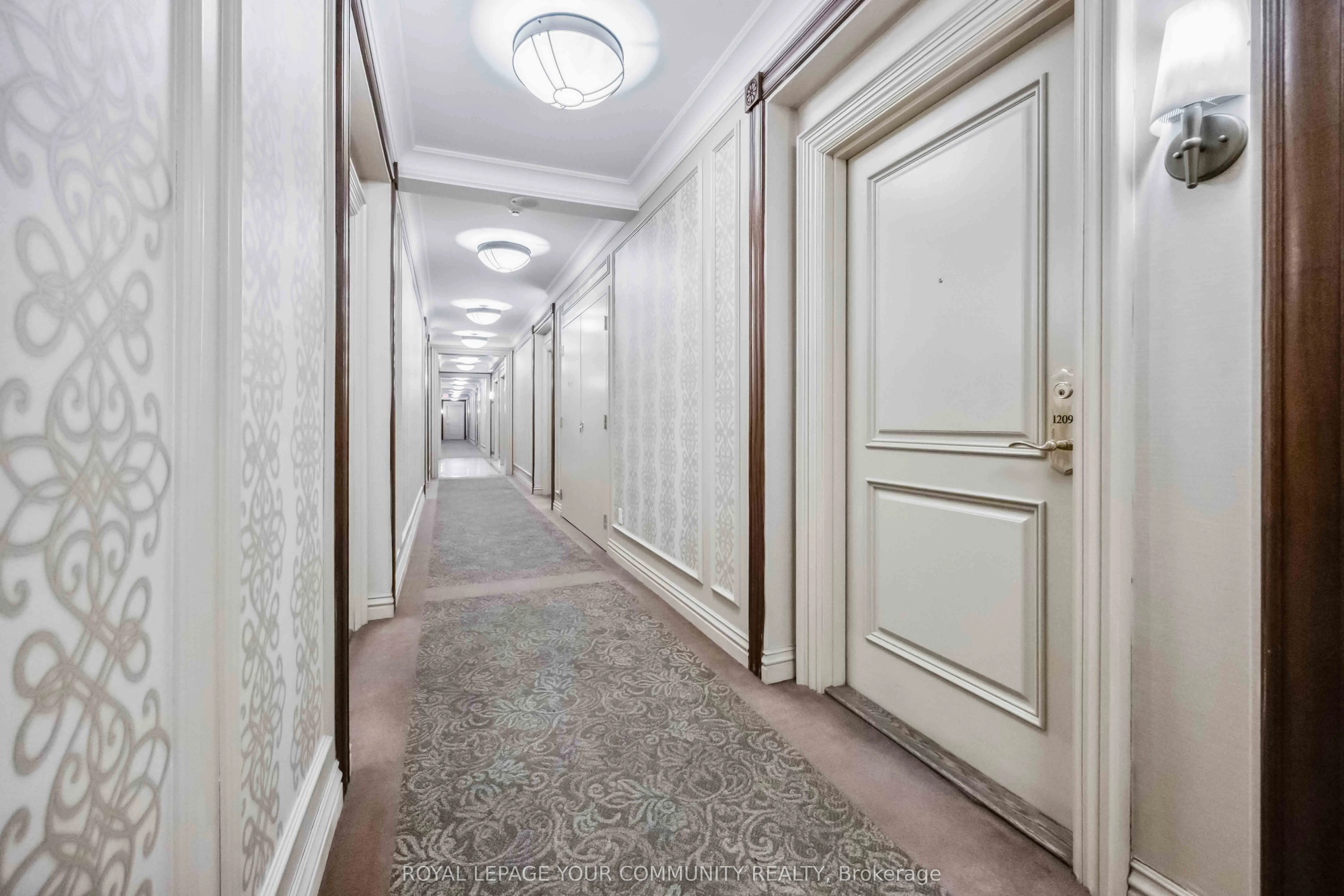 9245 Jane Street, #1209