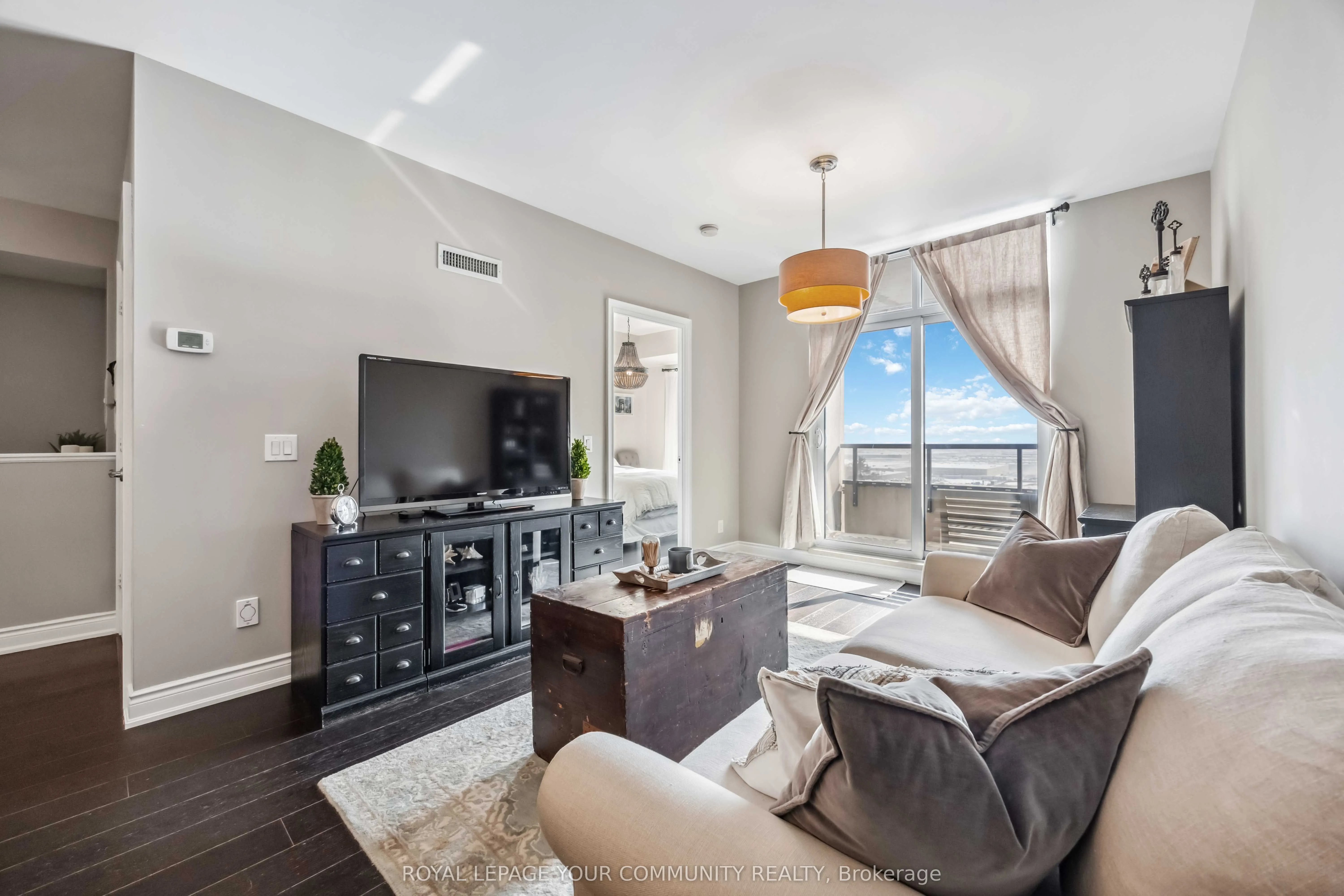 9245 Jane Street, #1209