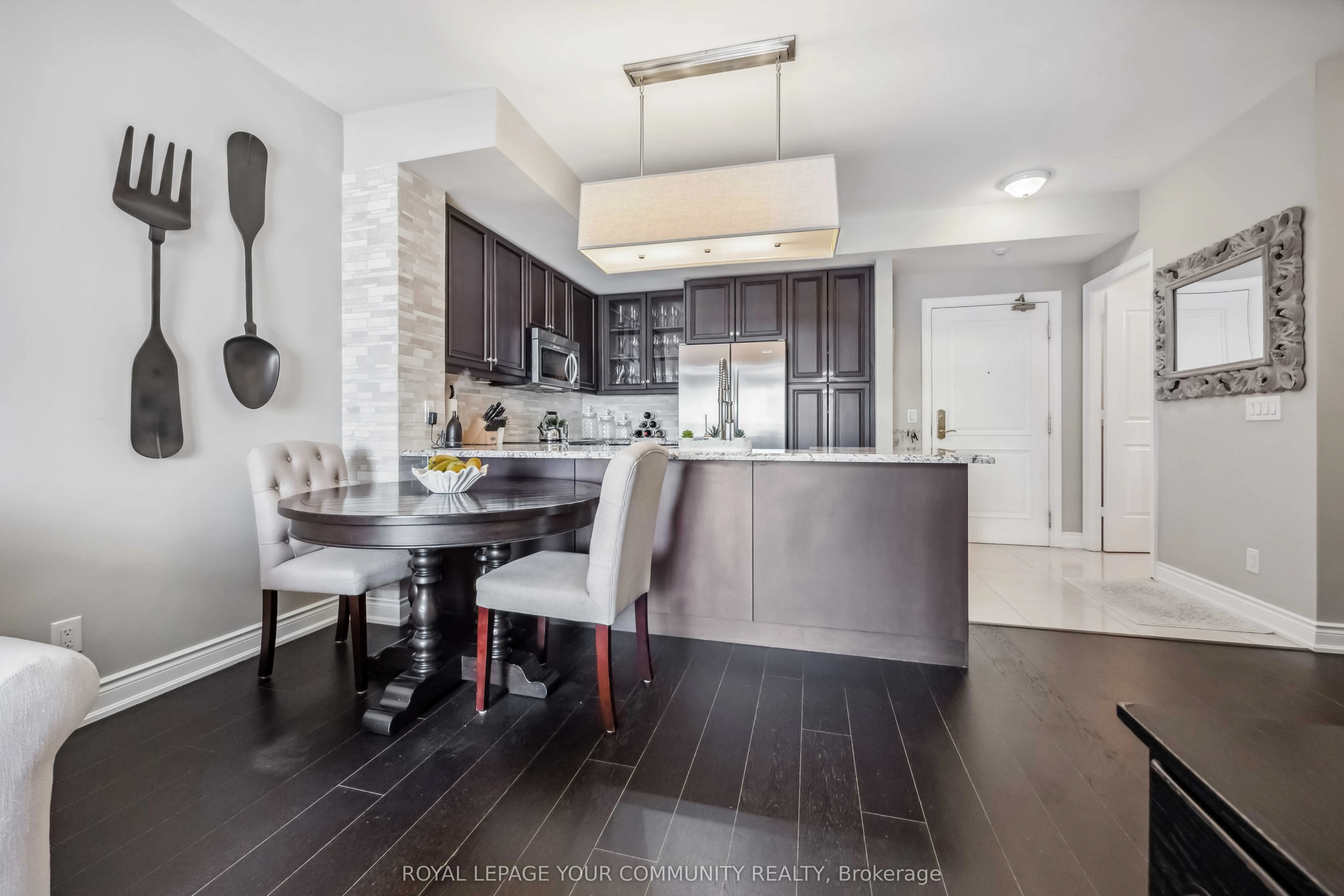 9245 Jane Street, #1209