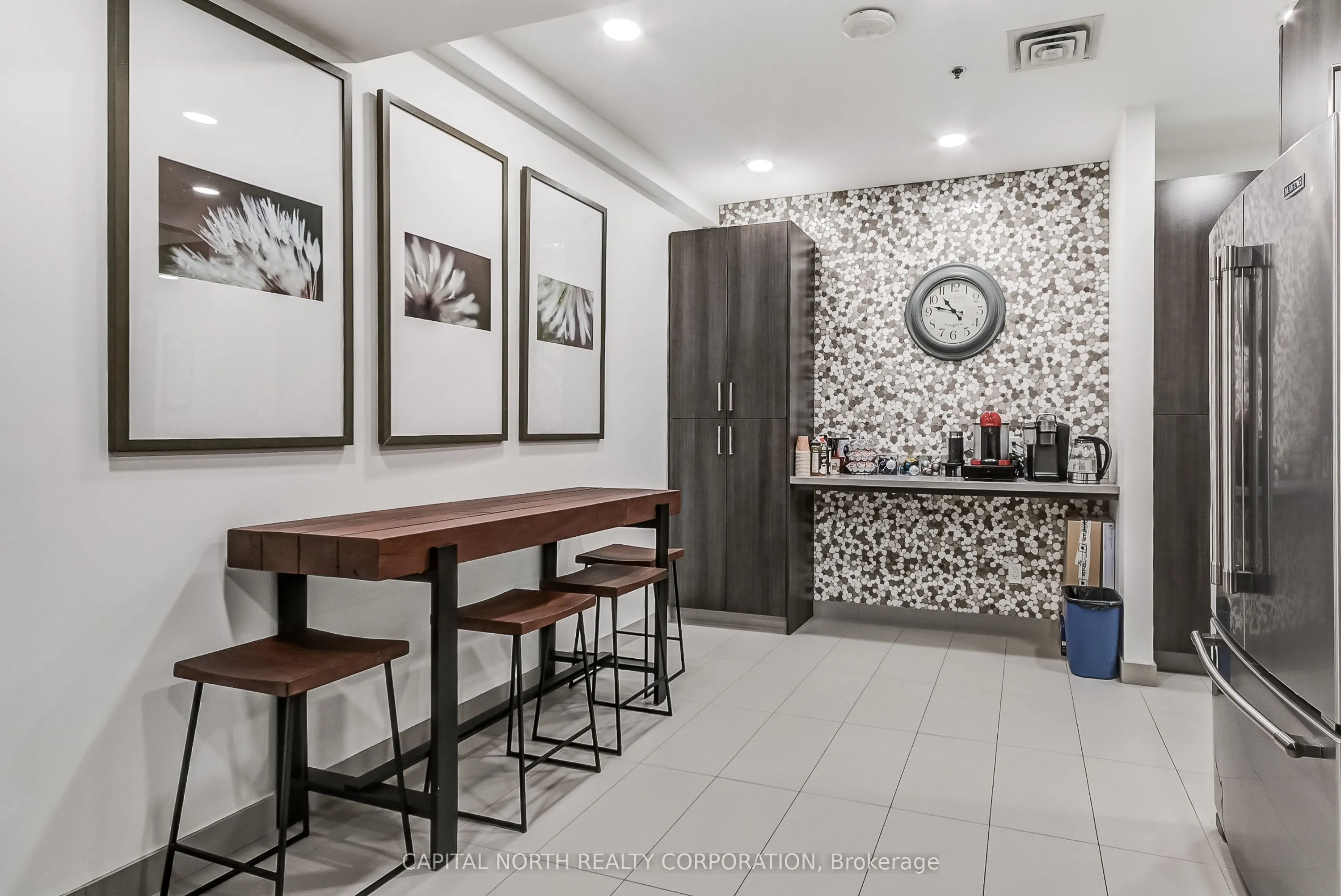 260 Spinnaker Way, #9-10