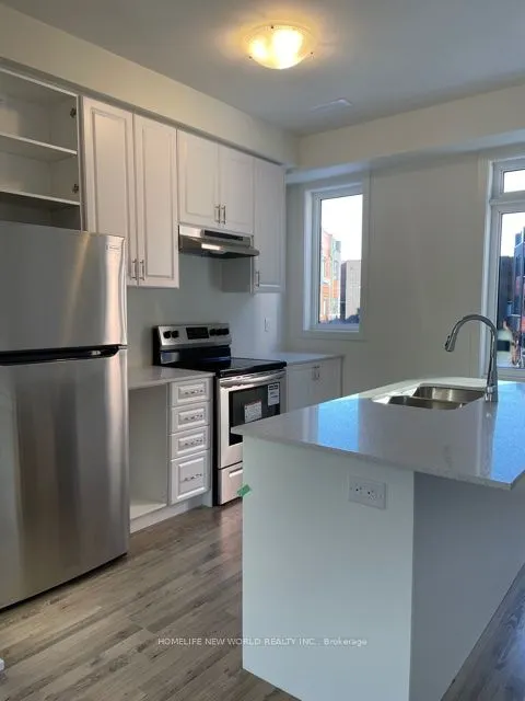 370 Red Maple Road, #7