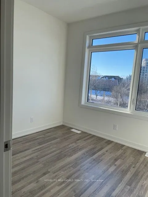 370 Red Maple Road, #7