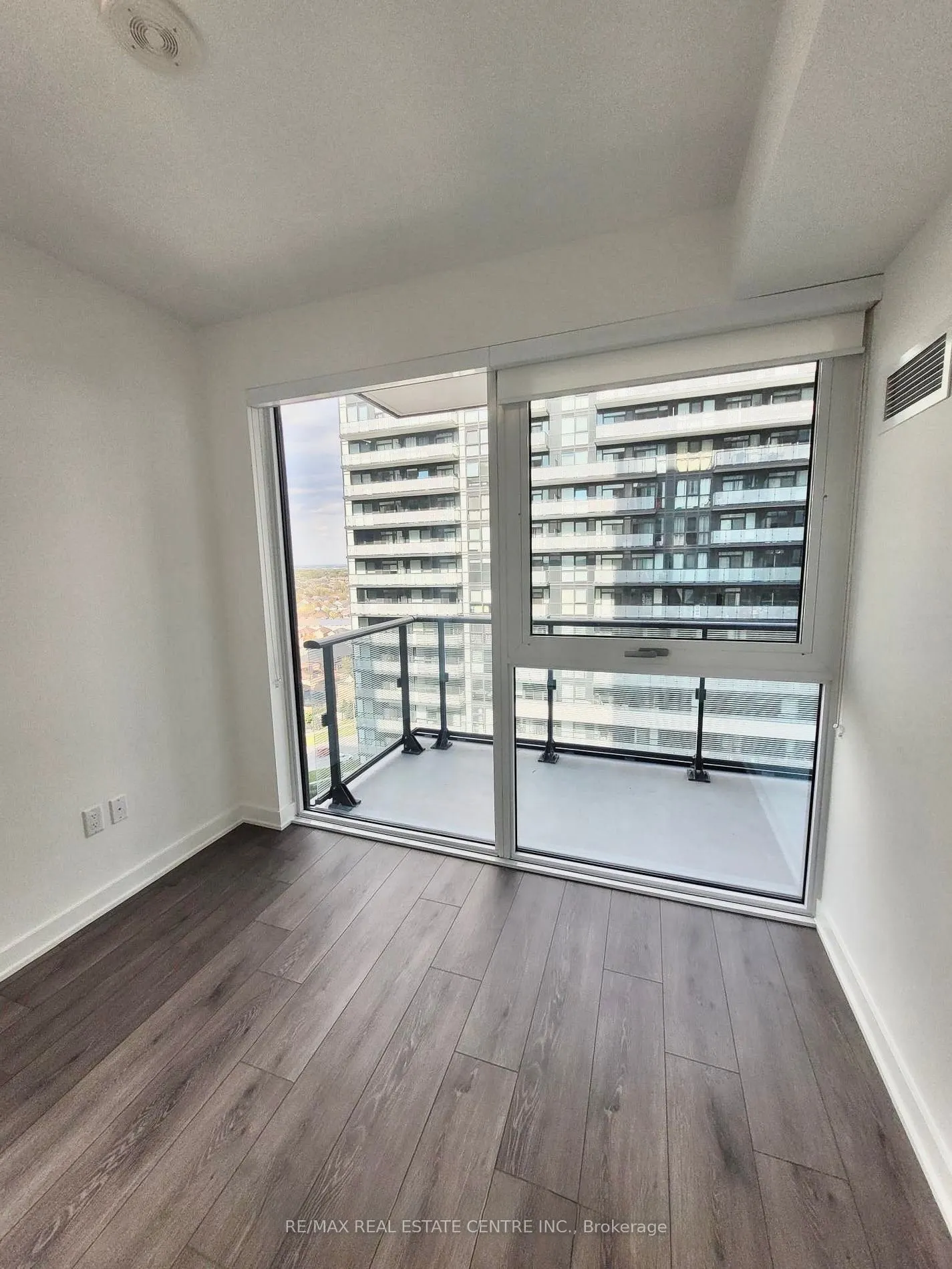 95 Oneida Crescent, #1504