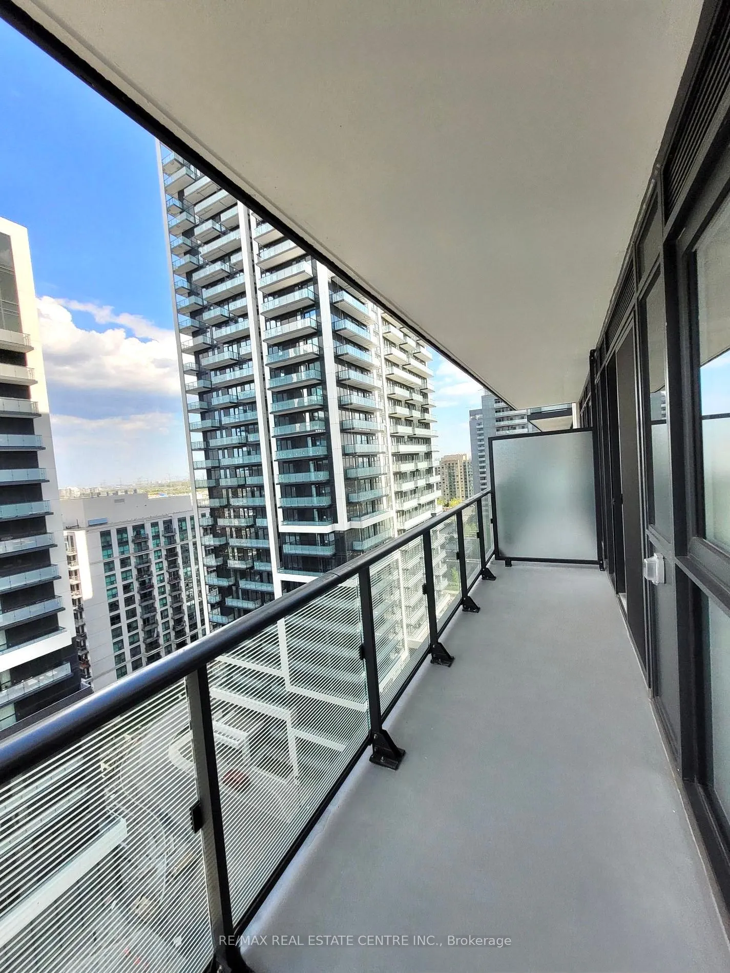95 Oneida Crescent, #1504