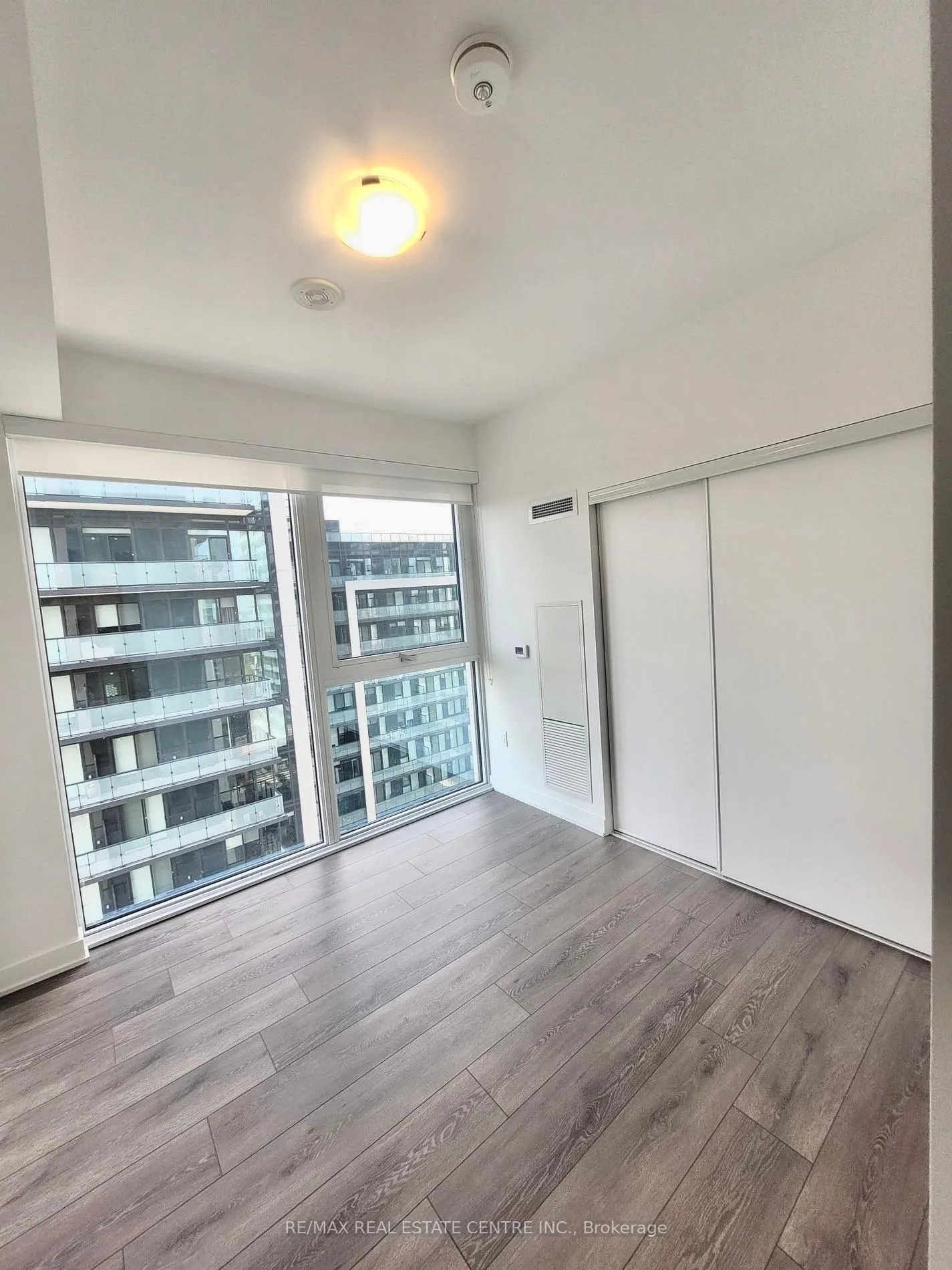 95 Oneida Crescent, #1504
