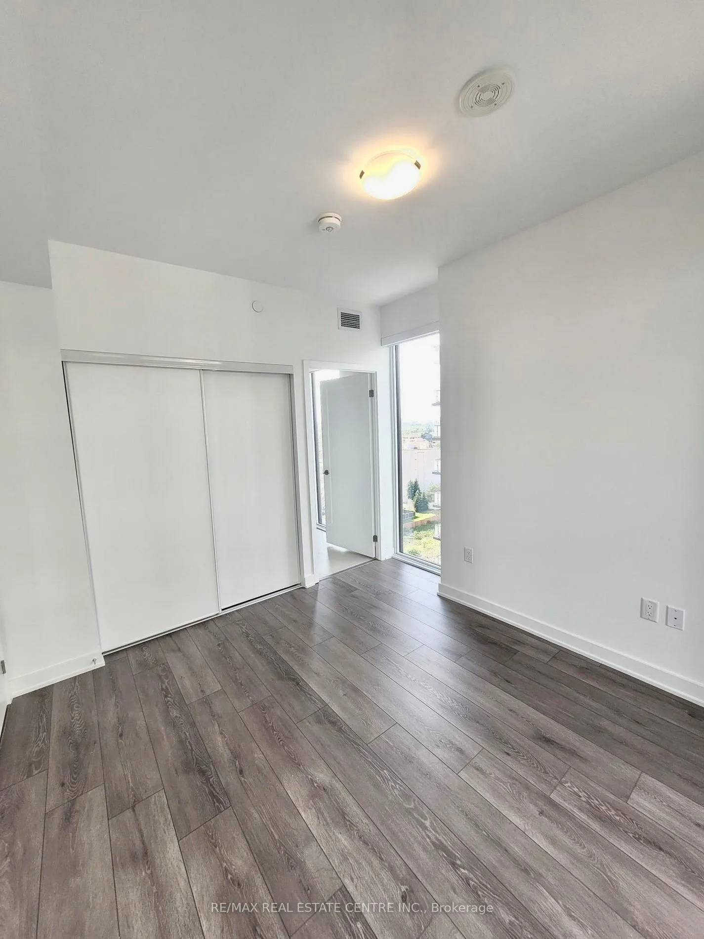 95 Oneida Crescent, #1504