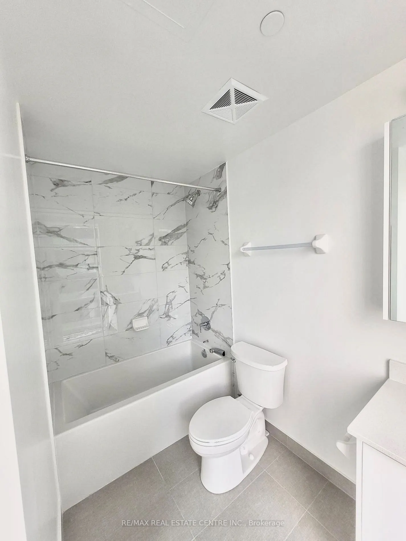 95 Oneida Crescent, #1504