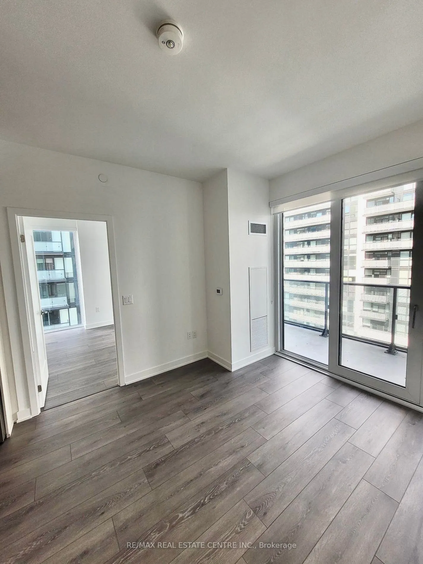 95 Oneida Crescent, #1504