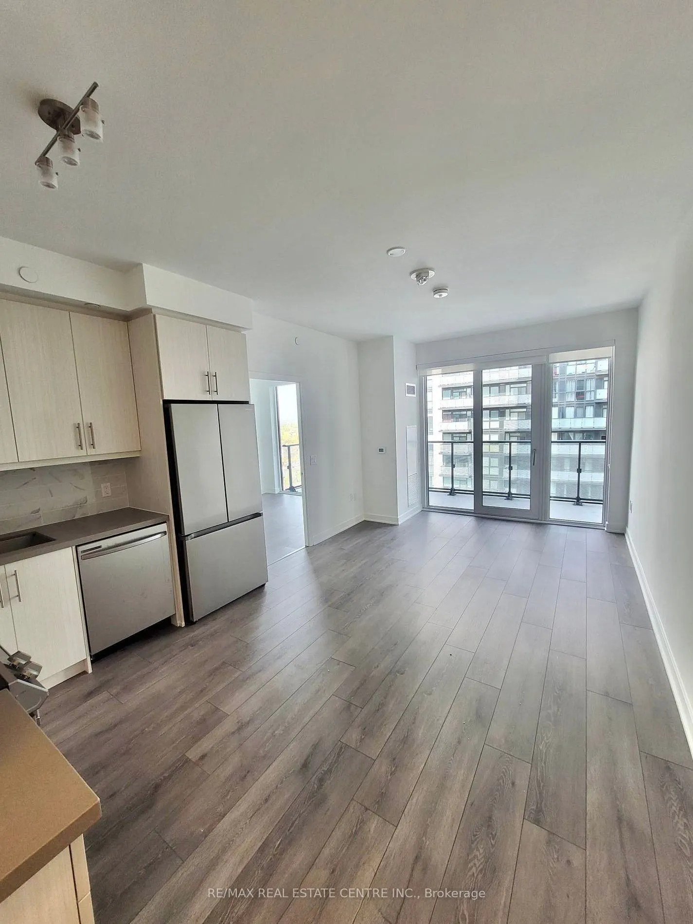 95 Oneida Crescent, #1504