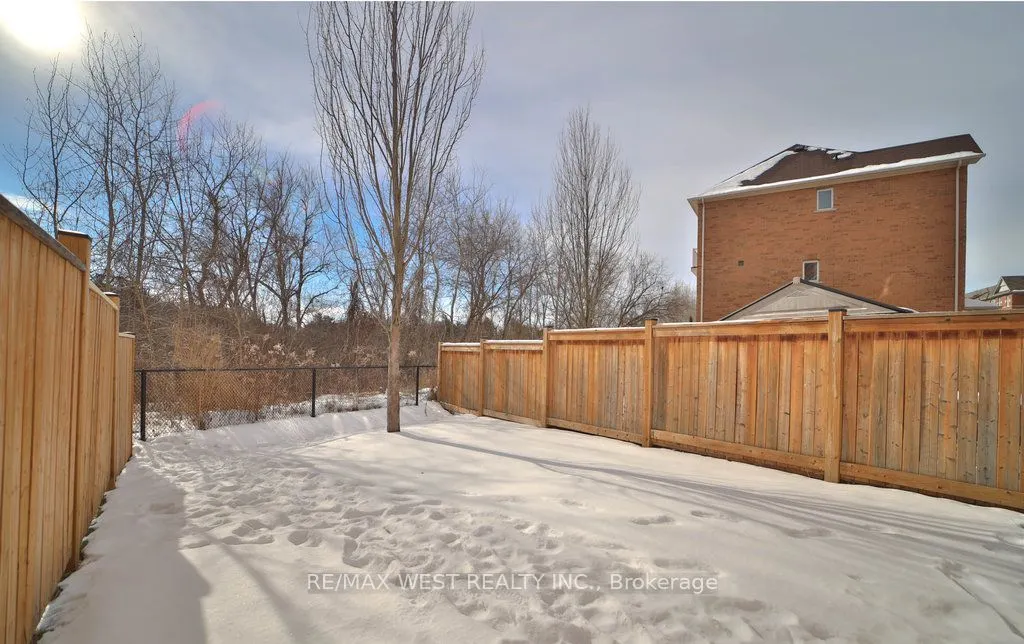 15 Old Colony Road, #11