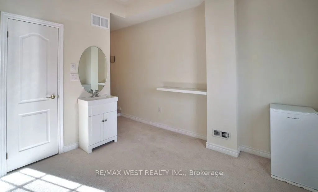 15 Old Colony Road, #11