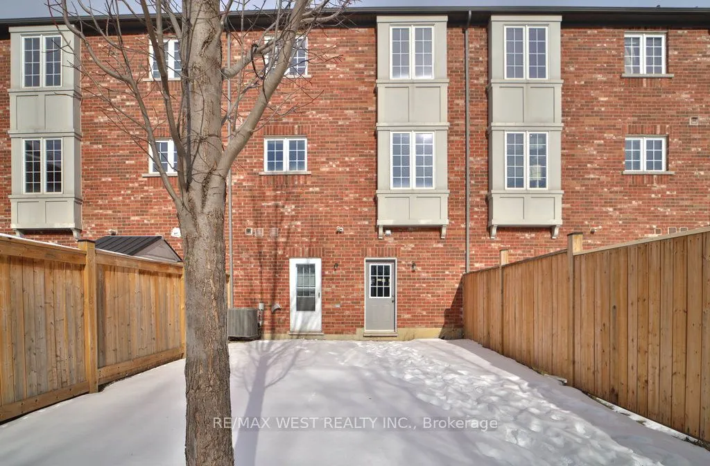 15 Old Colony Road, #11