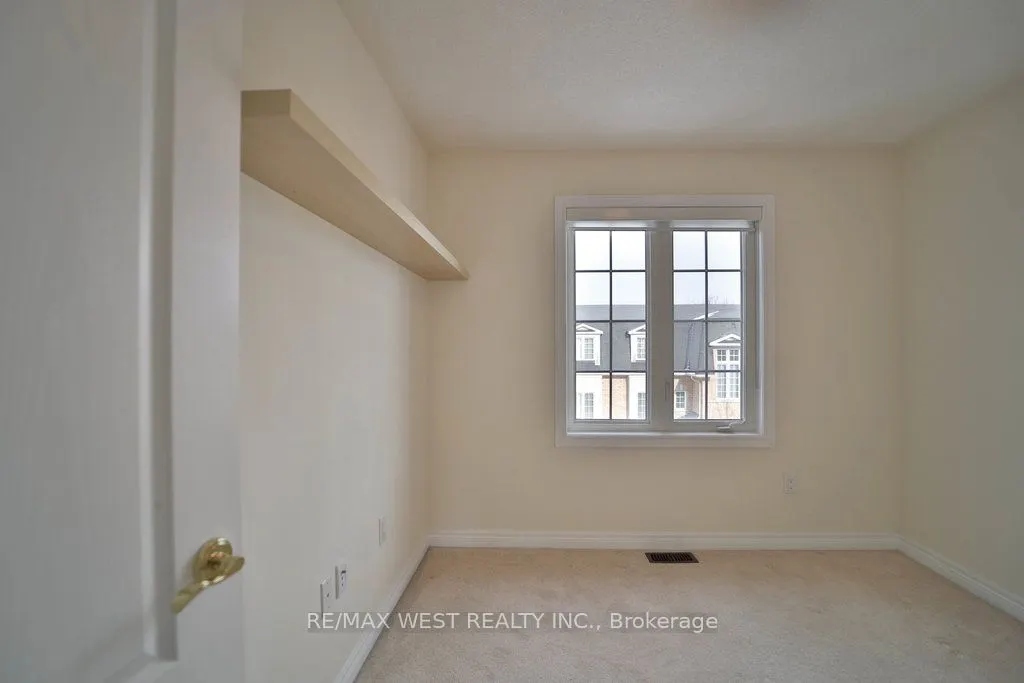 15 Old Colony Road, #11