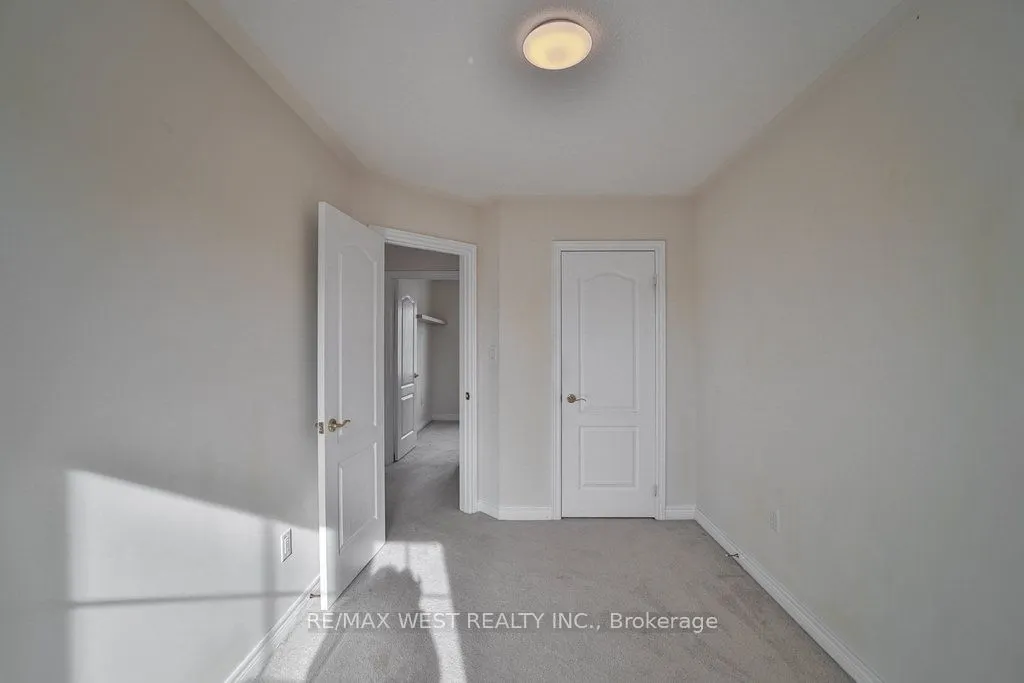 15 Old Colony Road, #11