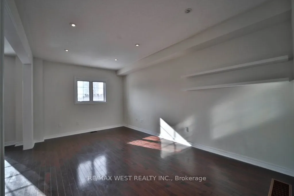 15 Old Colony Road, #11