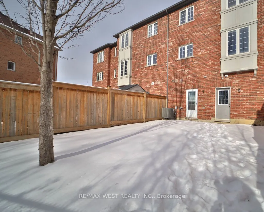 15 Old Colony Road, #11