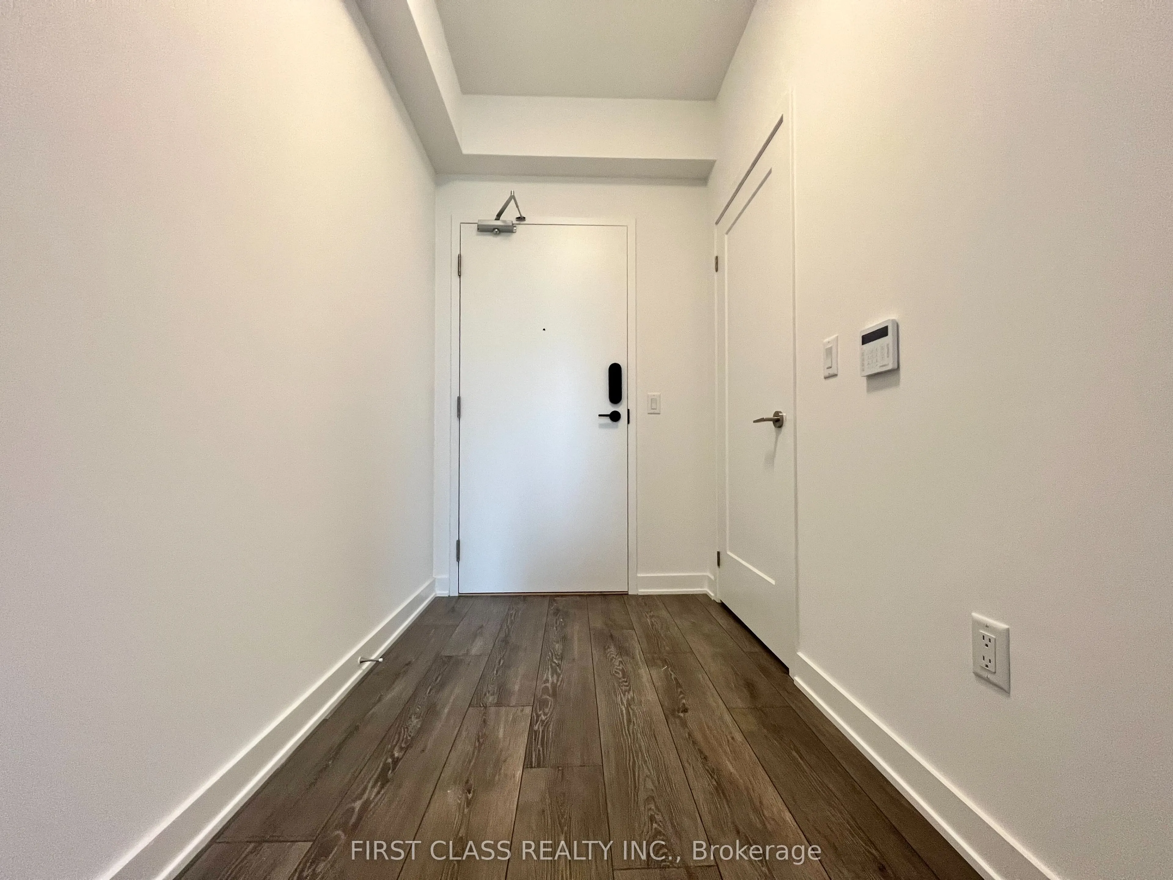 95 Oneida Crescent, #1209