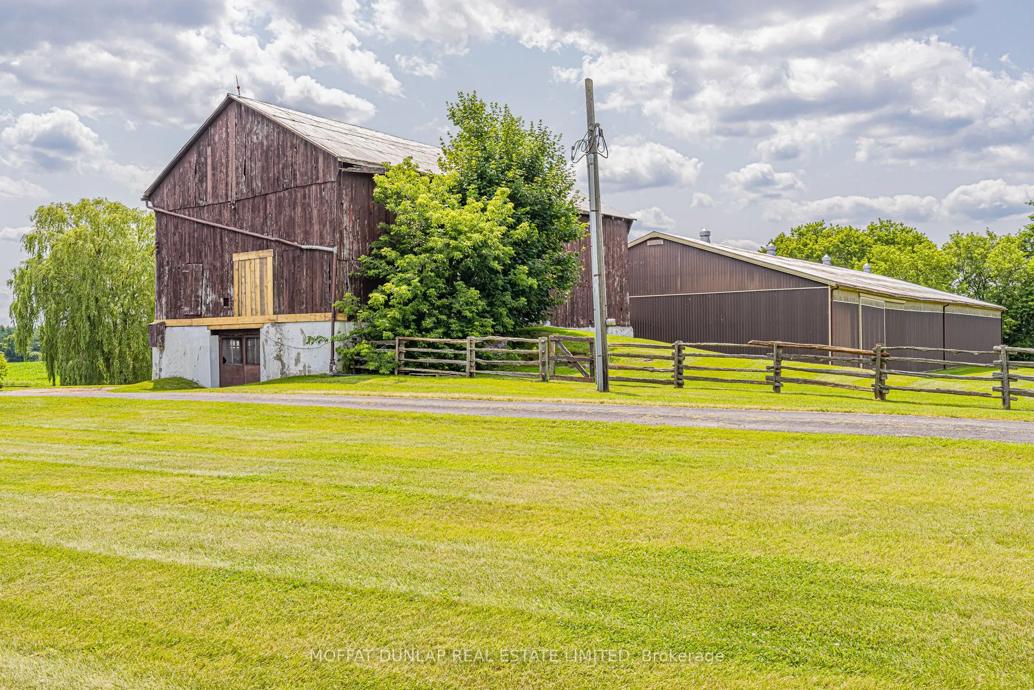 8185 17th Side Road