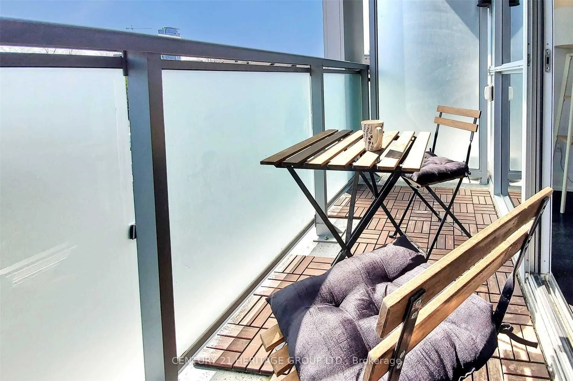 8763 Bayview Avenue N, #201