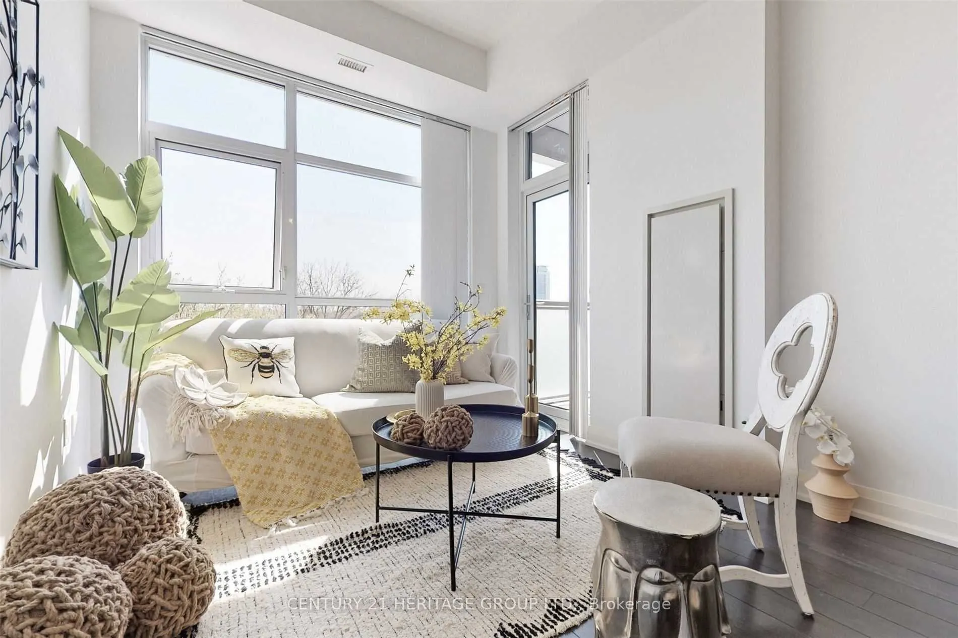 8763 Bayview Avenue N, #201