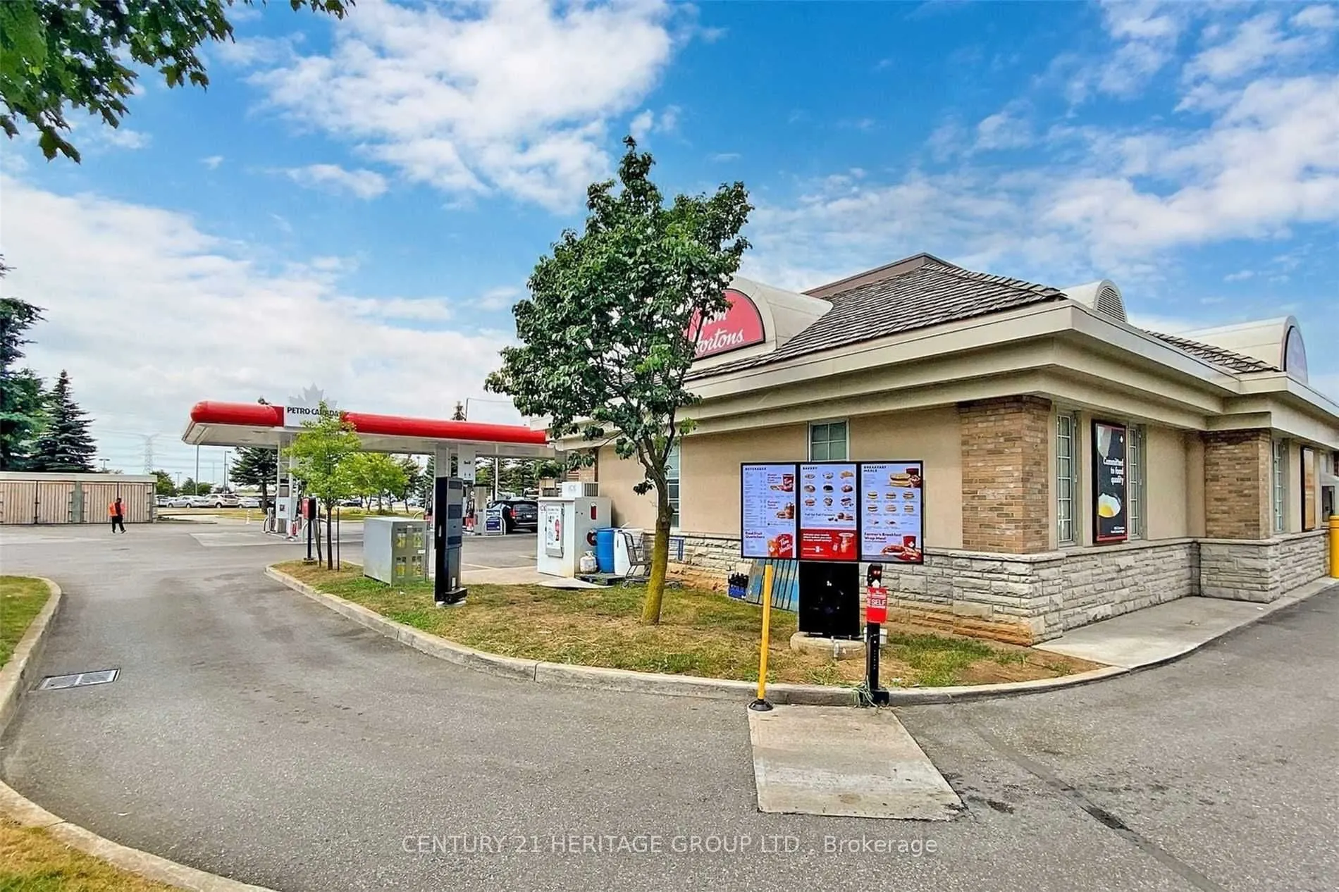 8763 Bayview Avenue N, #201