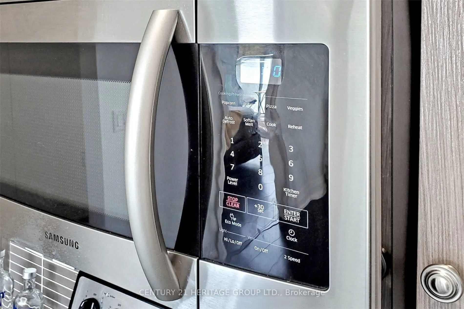 8763 Bayview Avenue N, #201