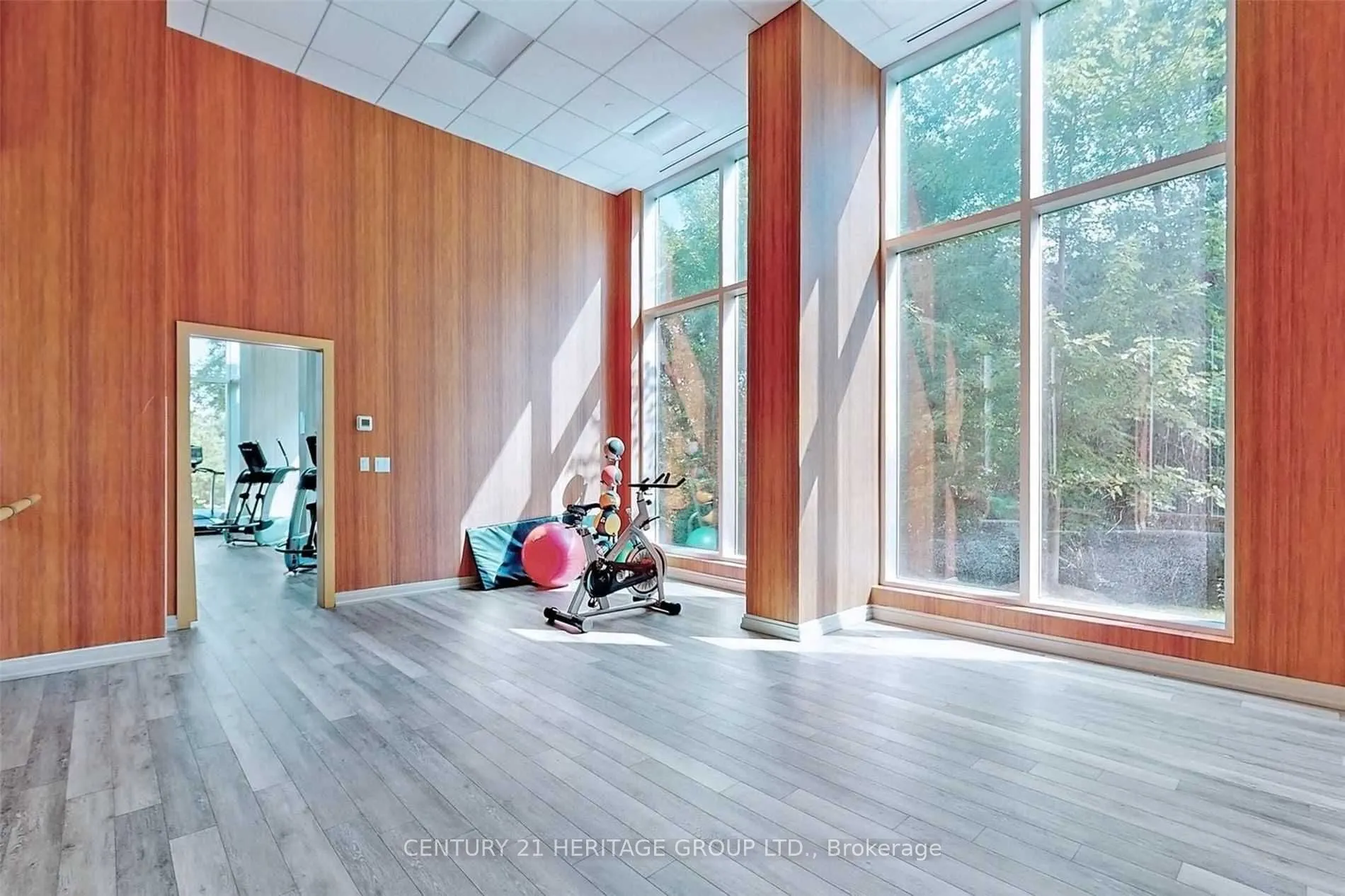 8763 Bayview Avenue N, #201