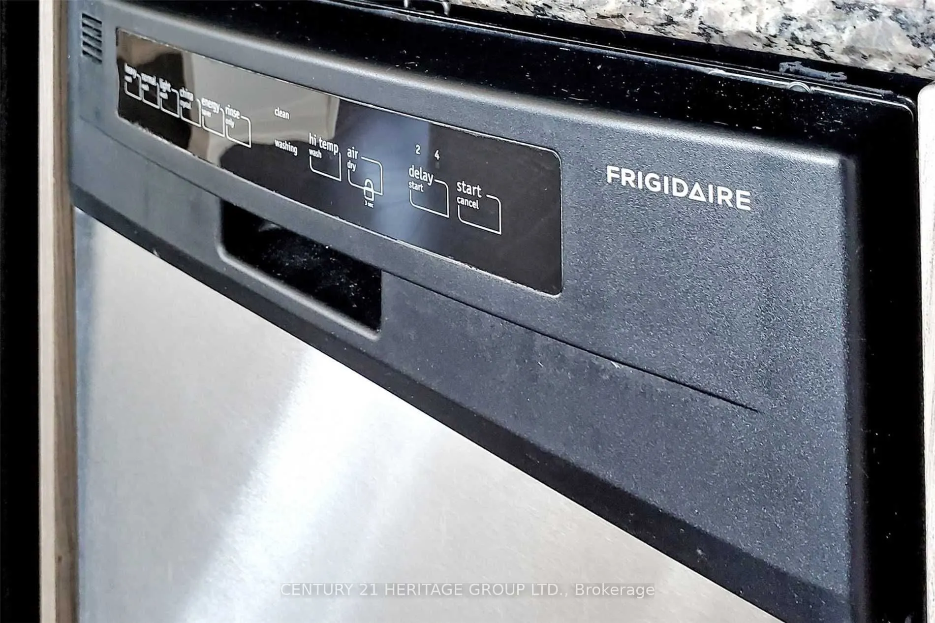 8763 Bayview Avenue N, #201