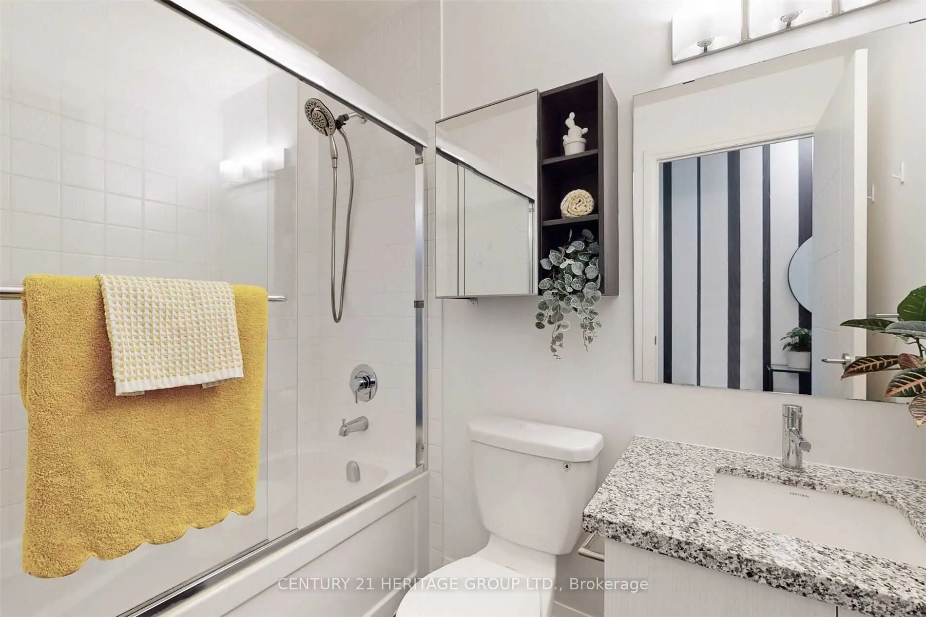 8763 Bayview Avenue N, #201