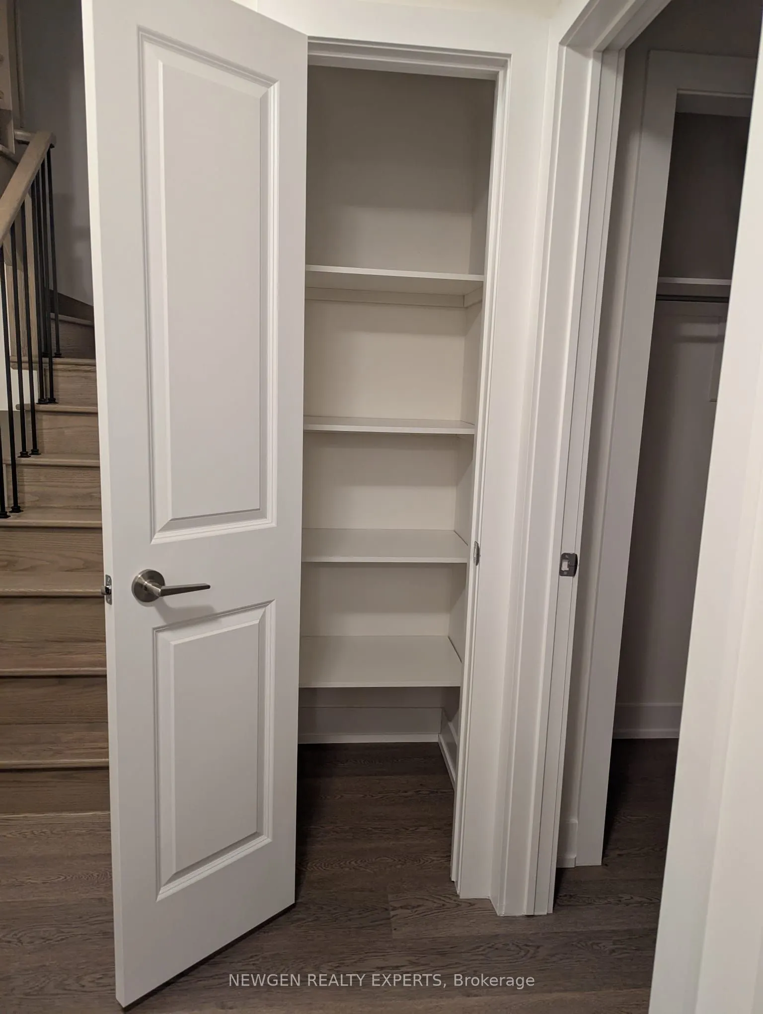 8 Sayers Lane S, #2