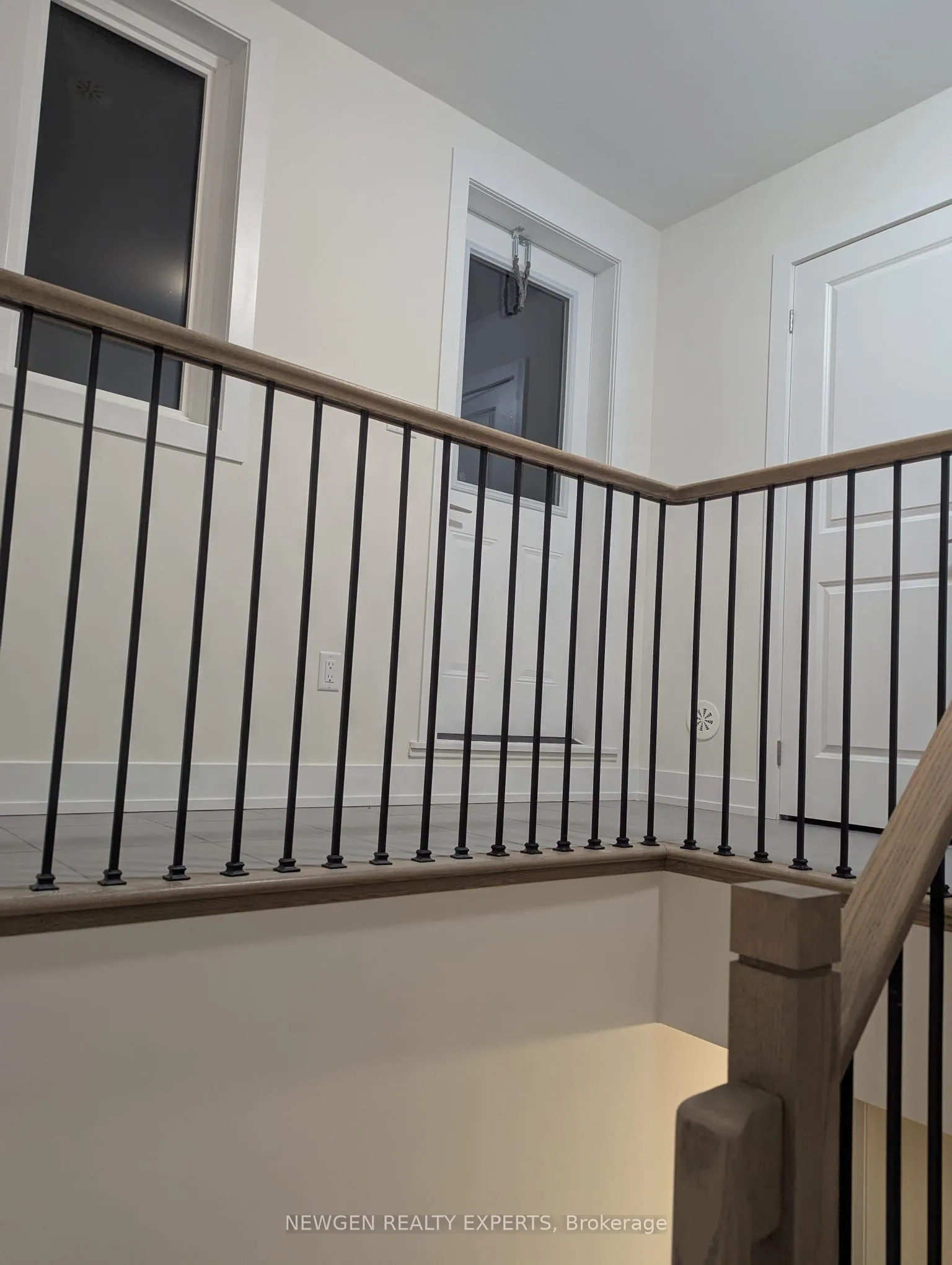 8 Sayers Lane S, #2