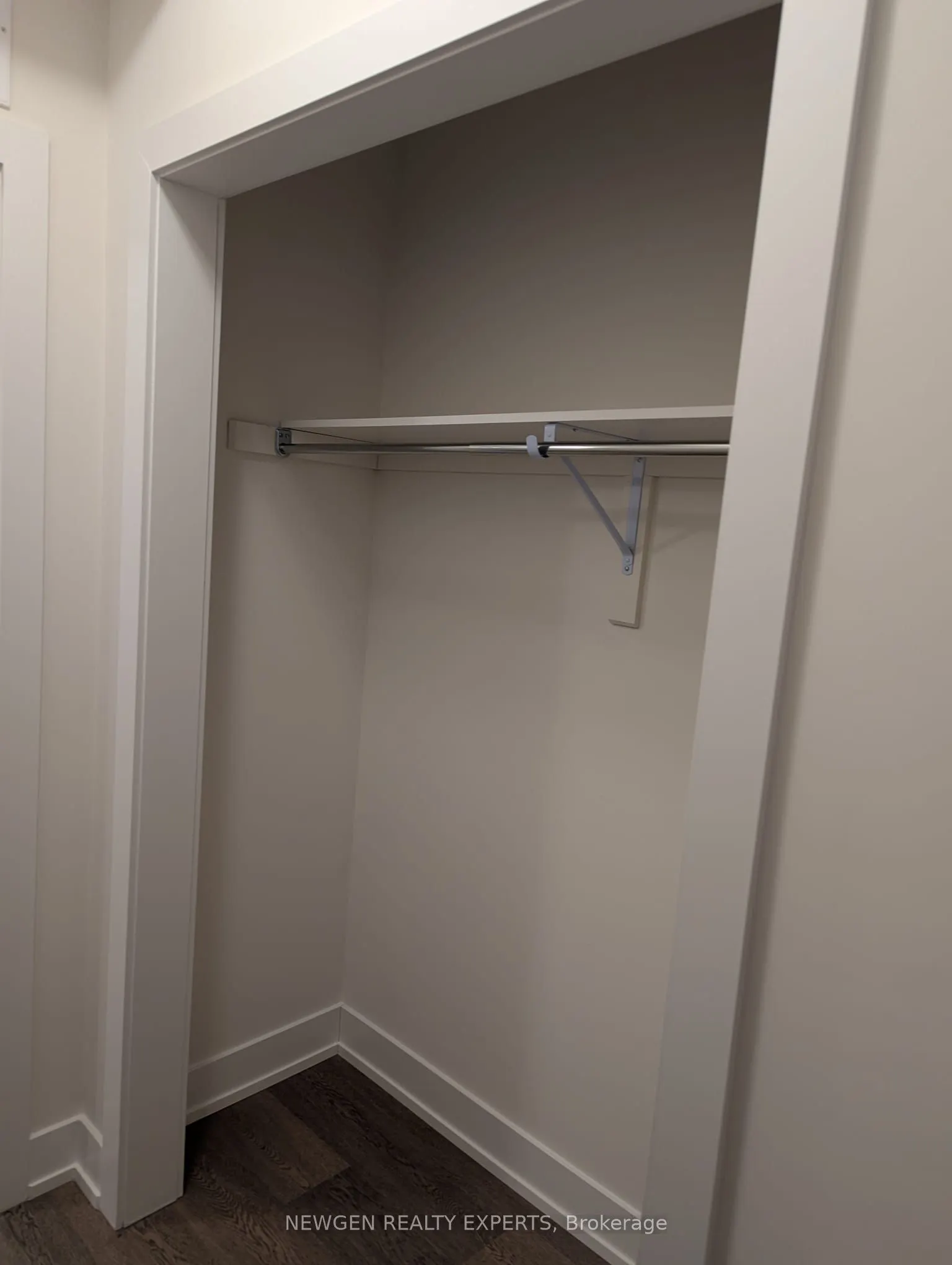8 Sayers Lane S, #2