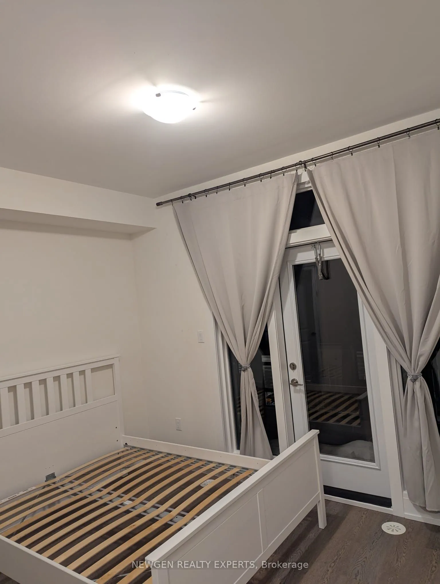 8 Sayers Lane S, #2