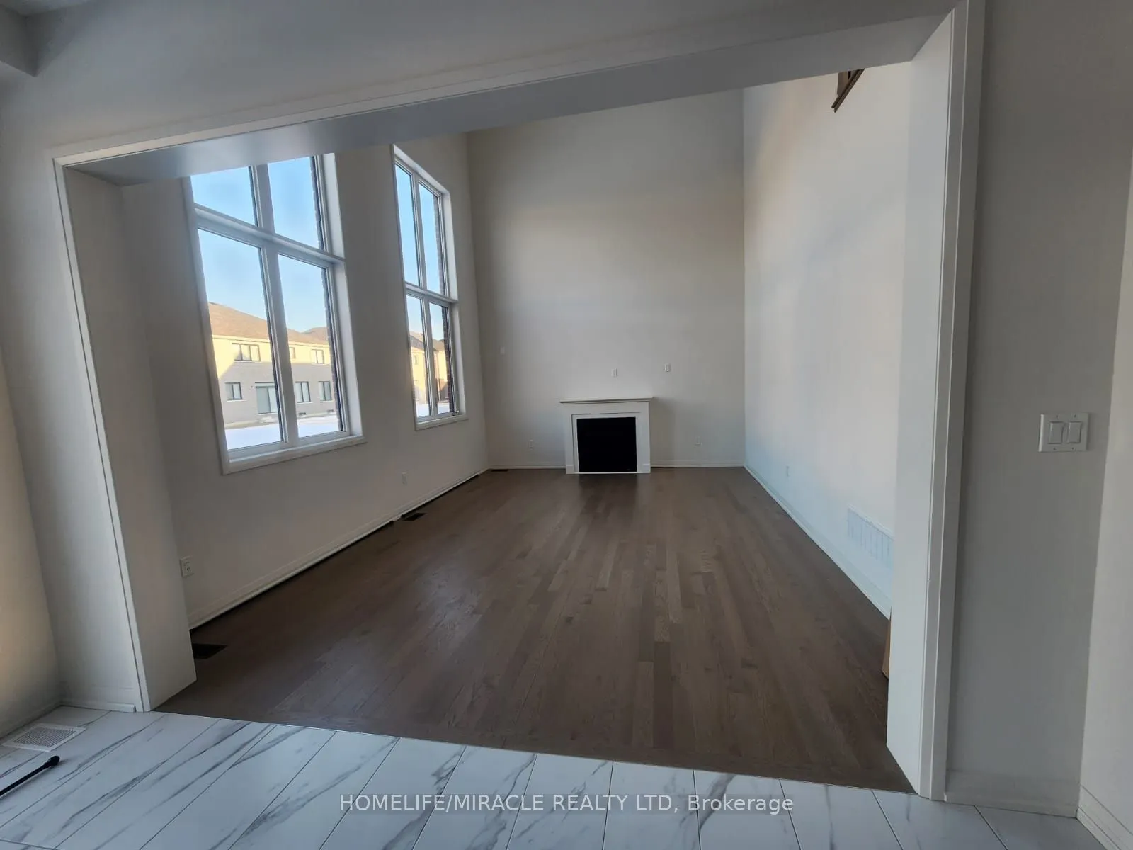 12 Sandhill Crescent