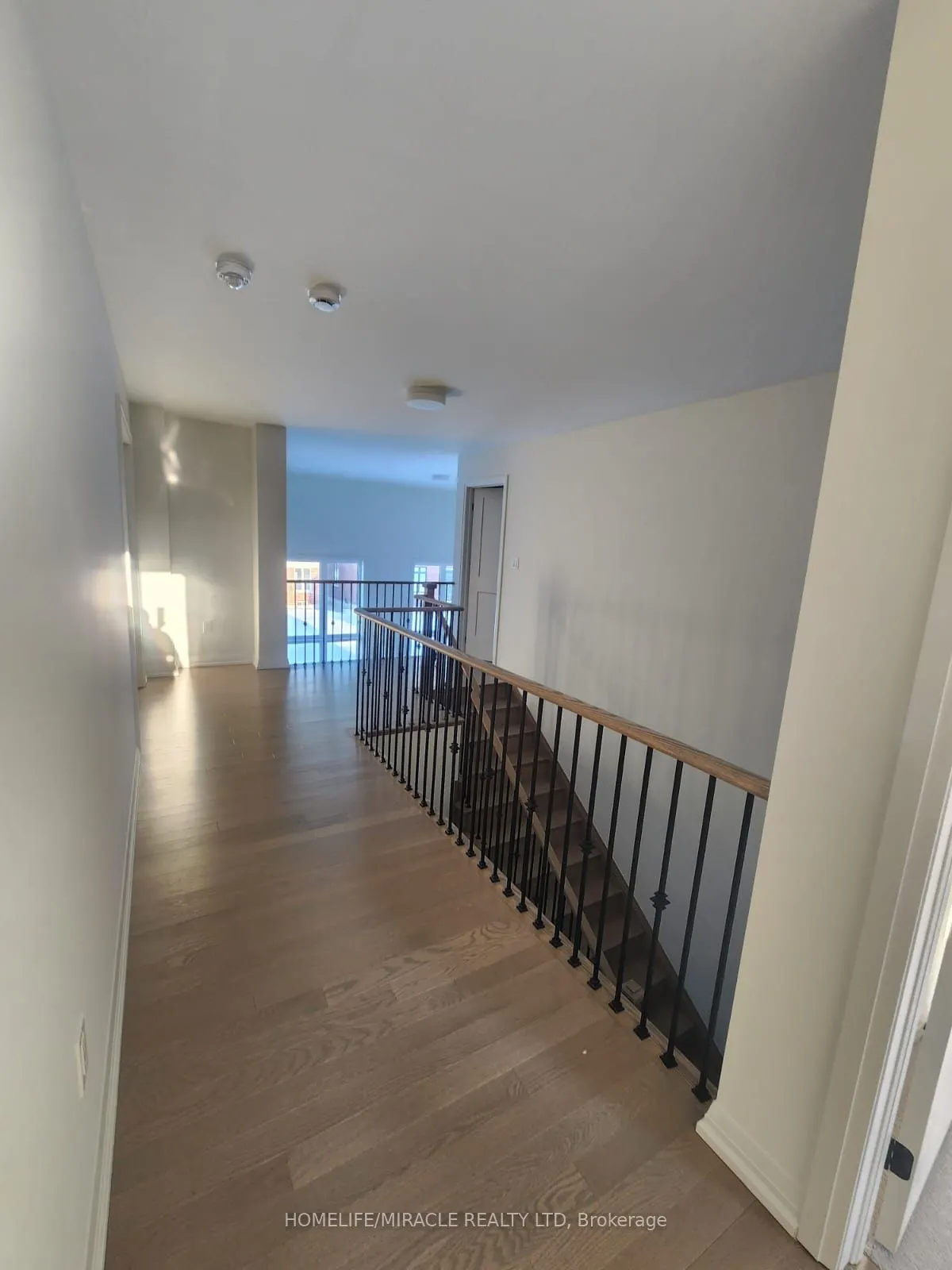 12 Sandhill Crescent