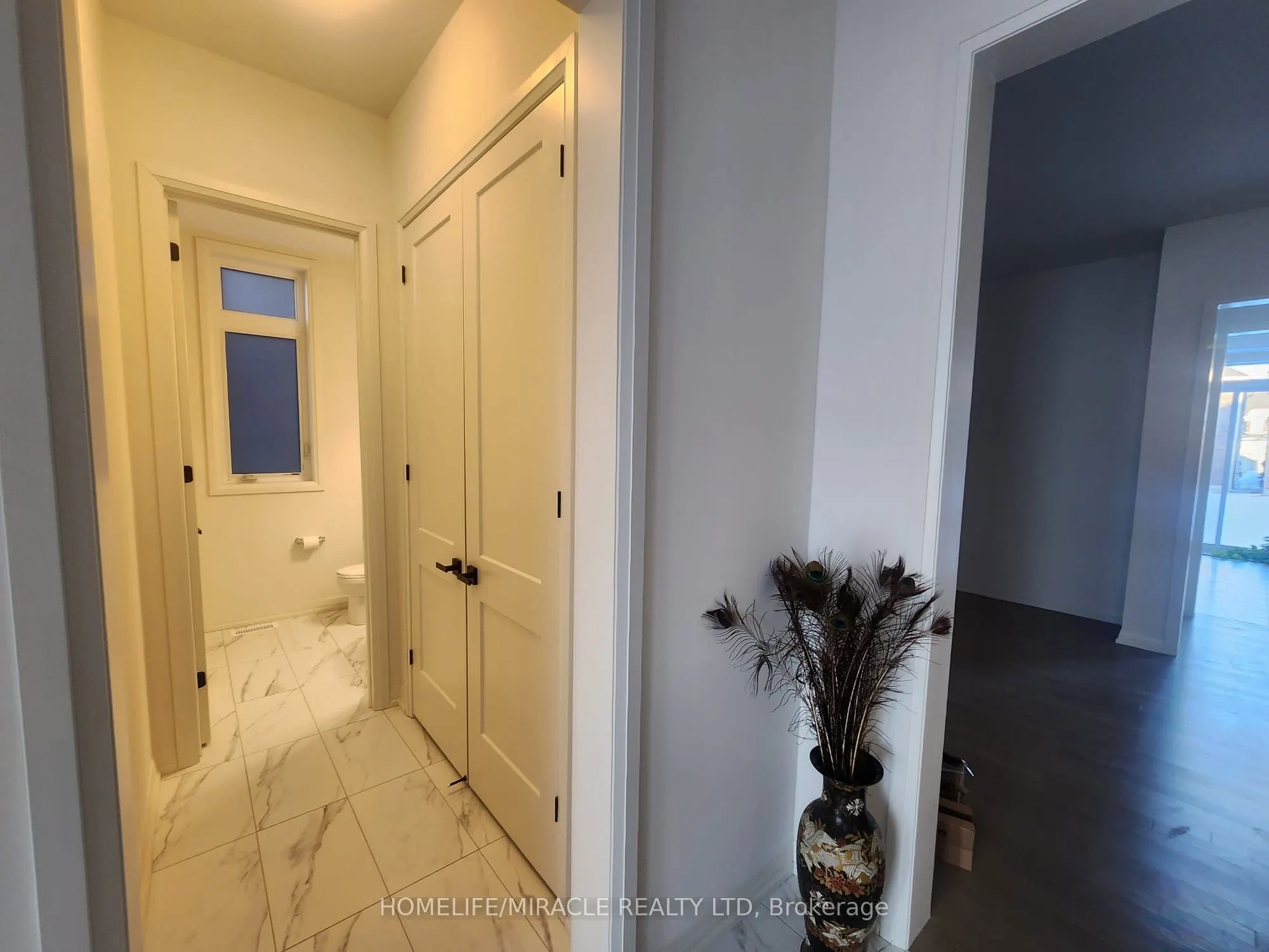 12 Sandhill Crescent