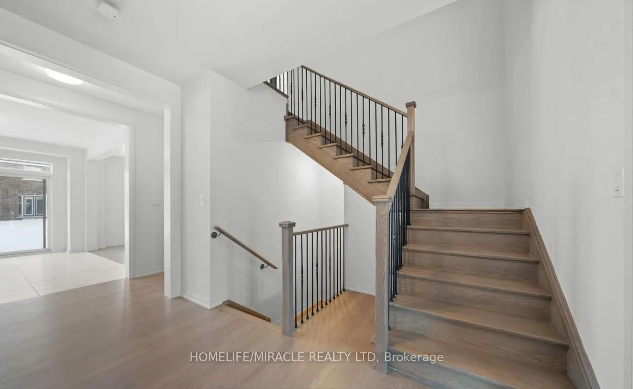12 Sandhill Crescent