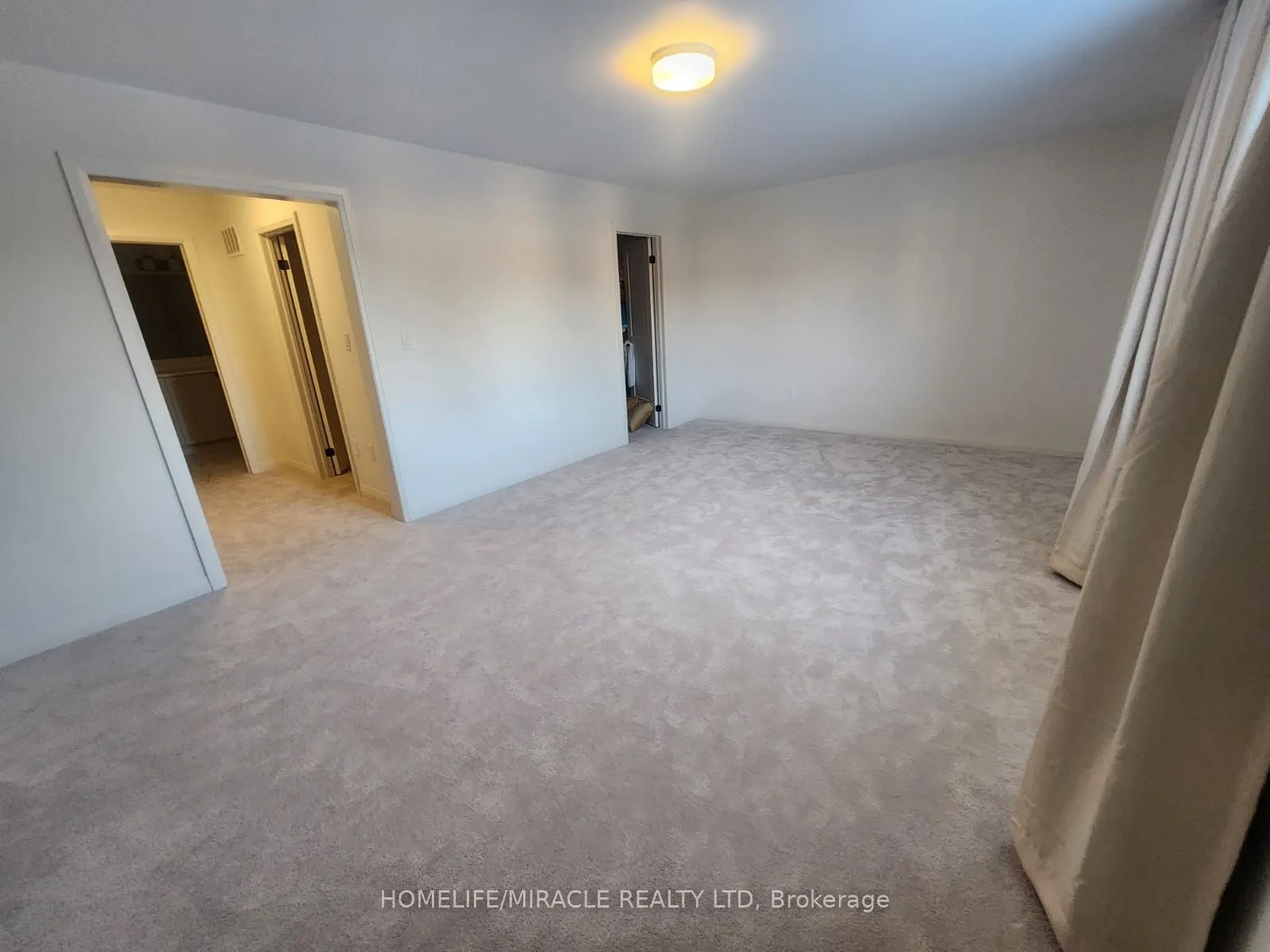 12 Sandhill Crescent