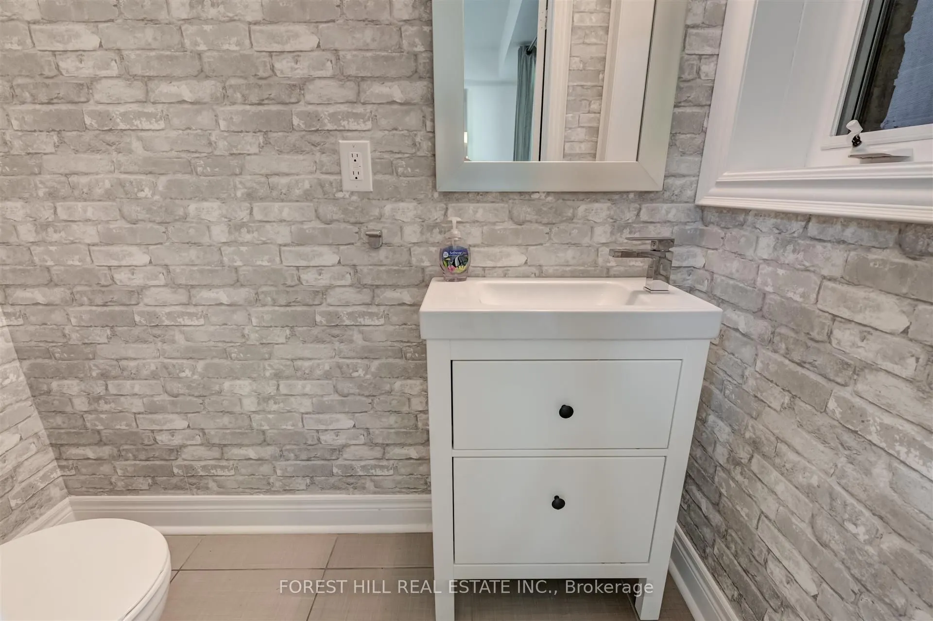 111 Powseland Crescent, #48