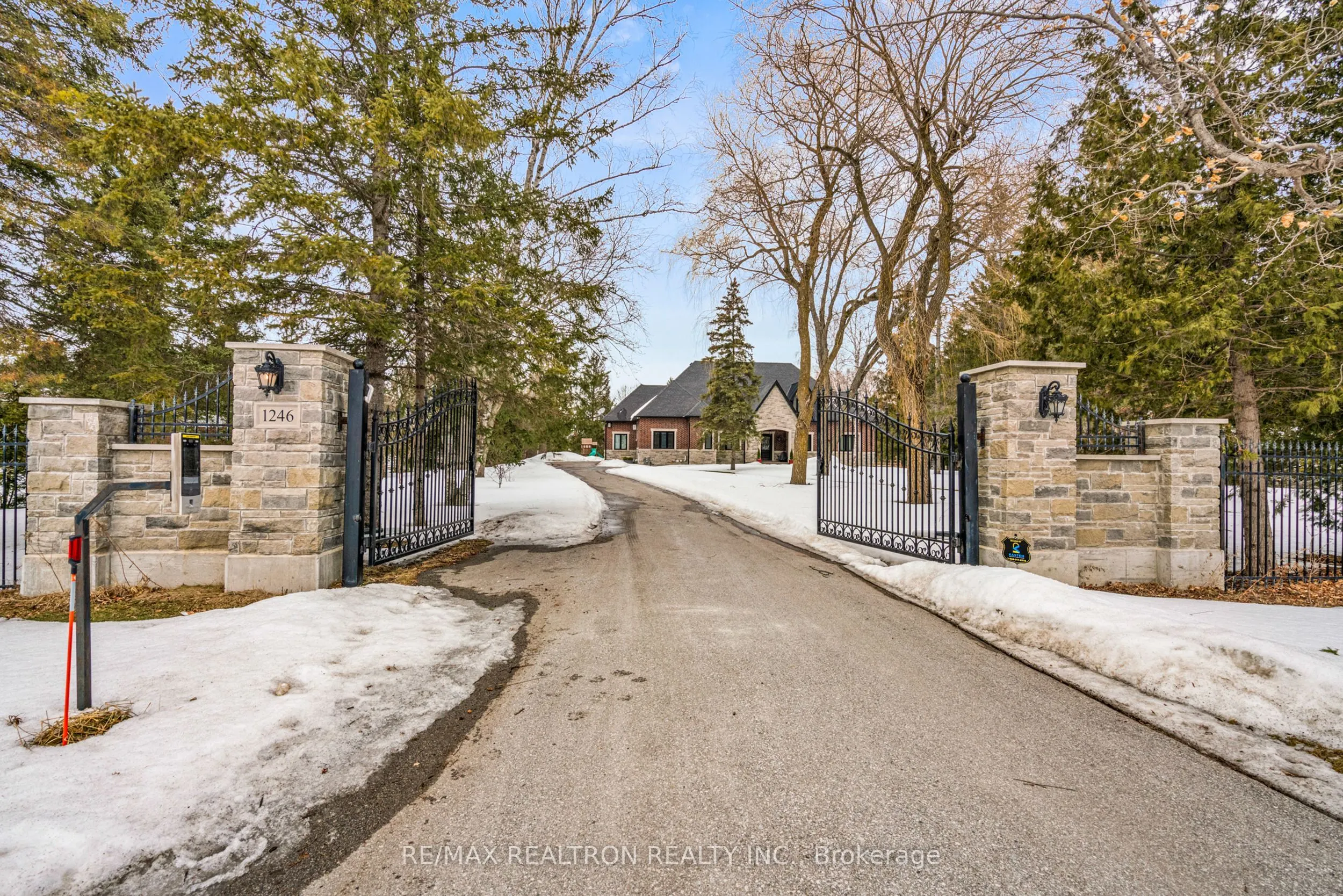 1246 15th Side Road