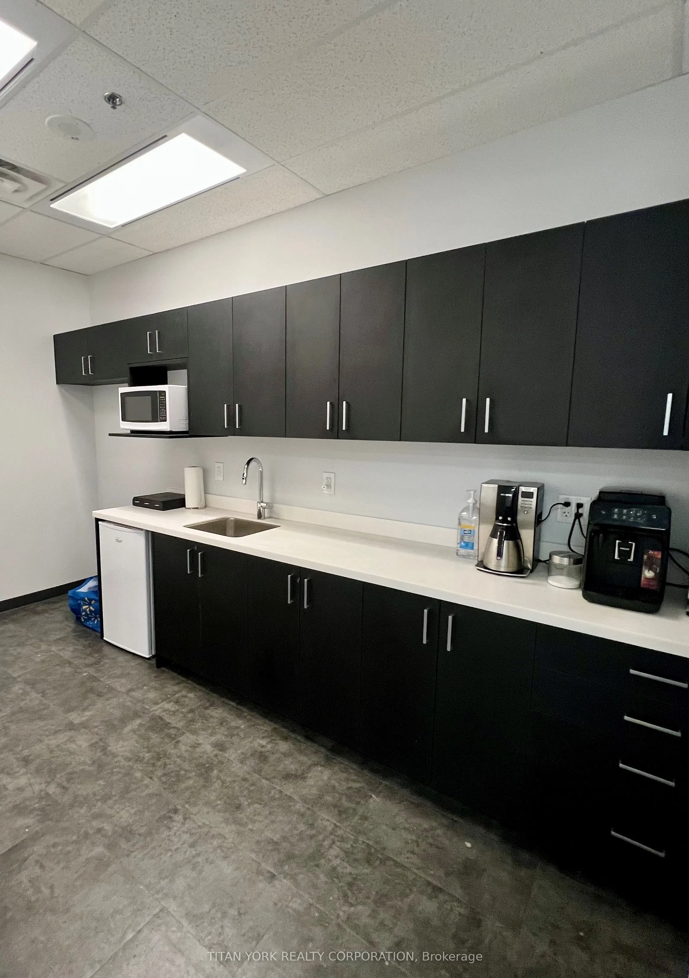 400 Applewood Crescent, #310