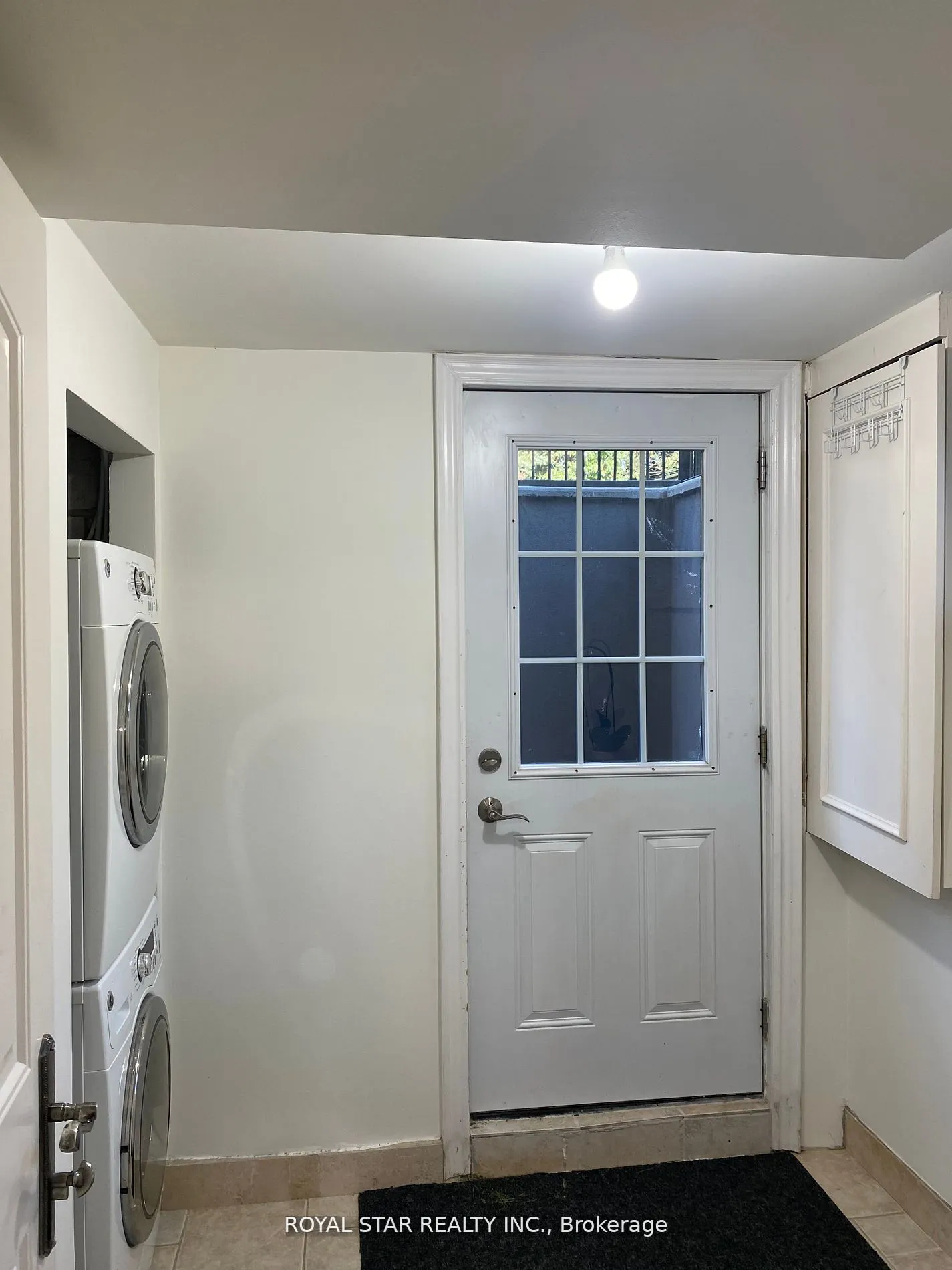 48 Sunnywood Crescent, #Bsmt