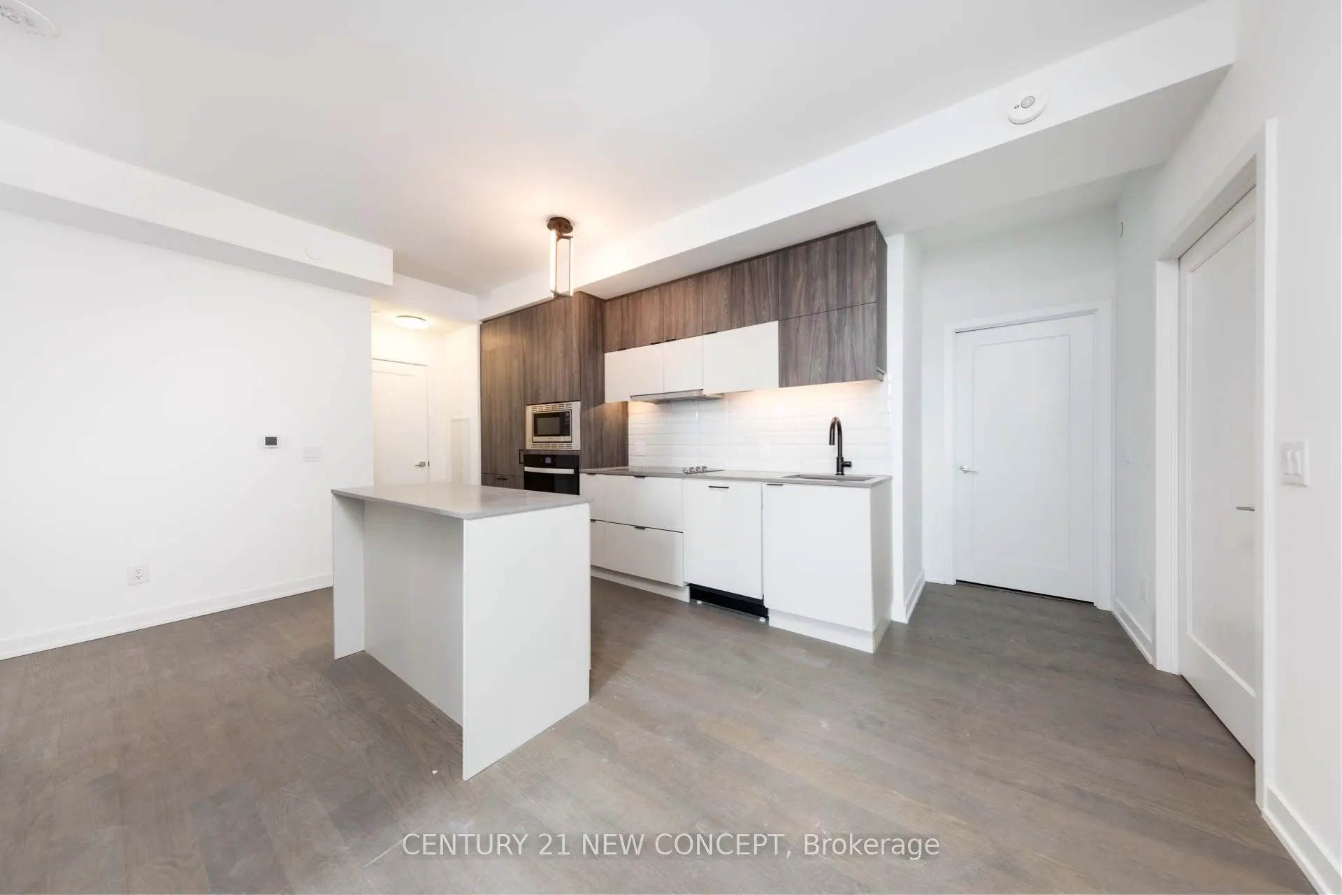 8888 Yonge Street, #226