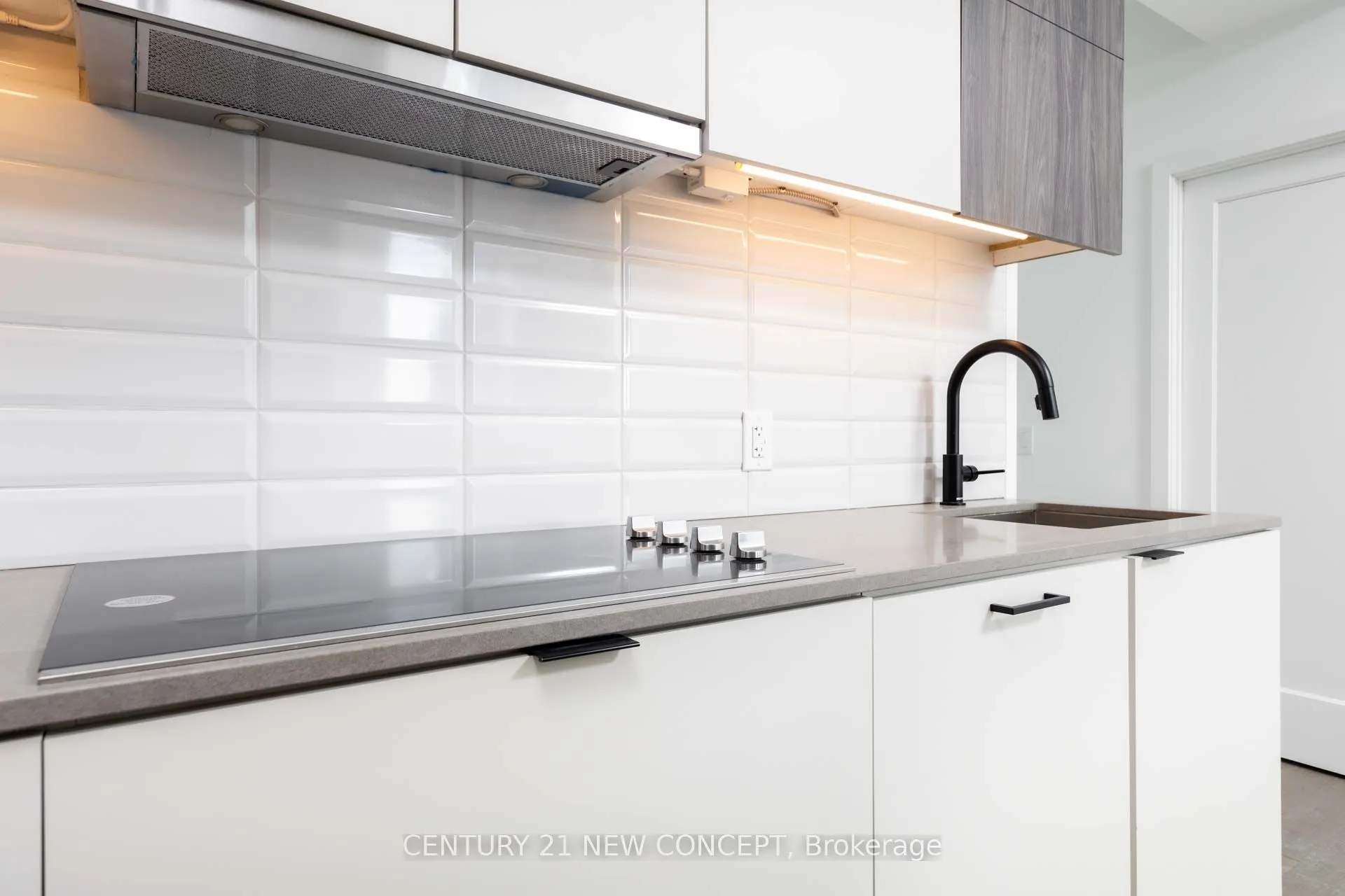8888 Yonge Street, #226