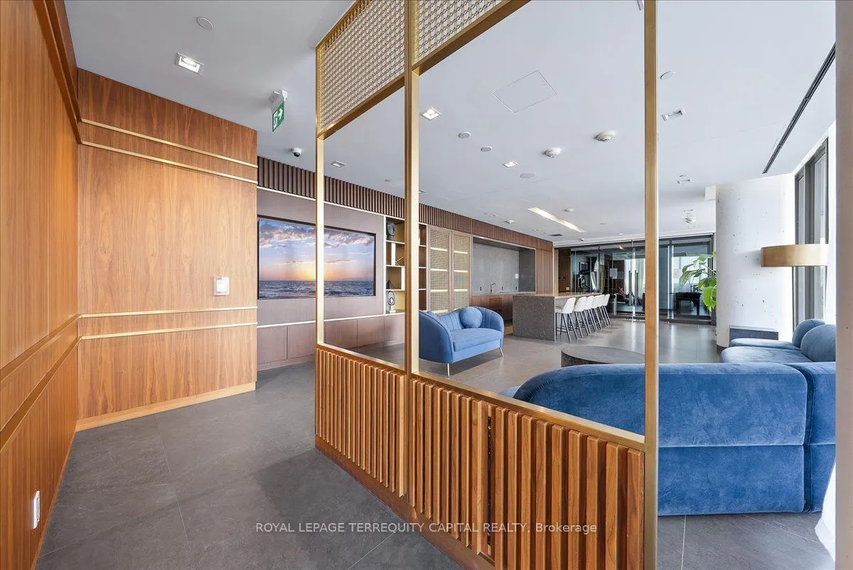 950 Portage Parkway, #1110