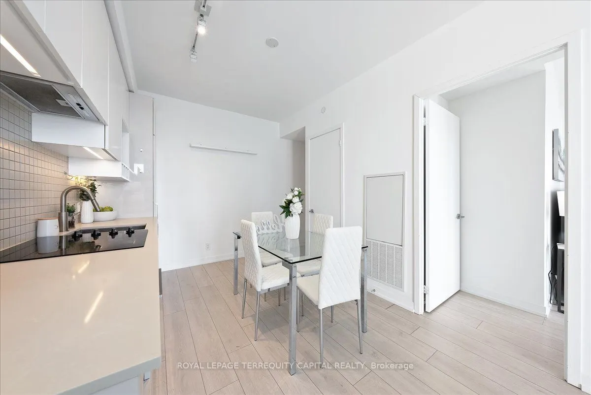 950 Portage Parkway, #1110