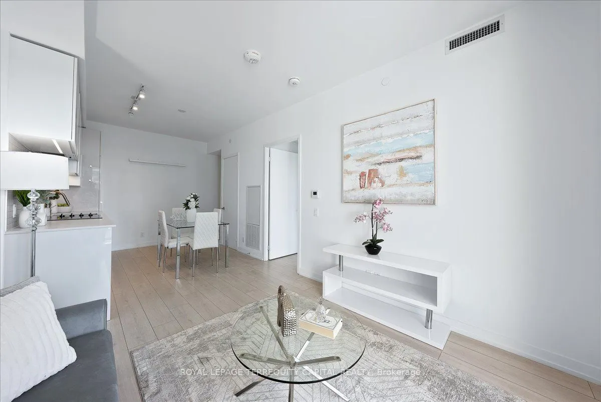 950 Portage Parkway, #1110