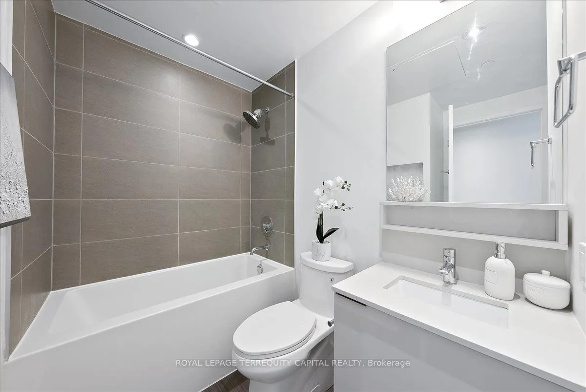 950 Portage Parkway, #1110